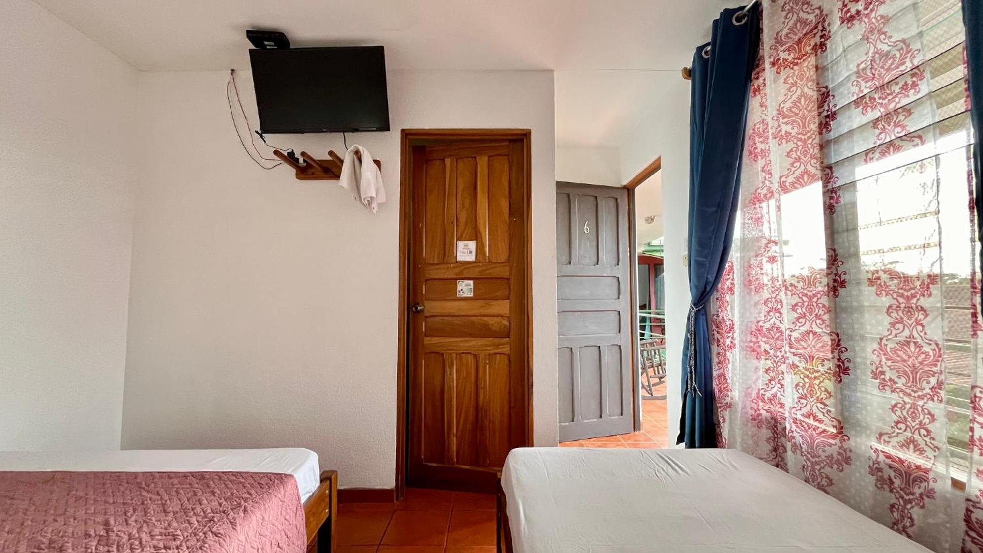 Capsule hotel Downtown, Private With Bathroom *