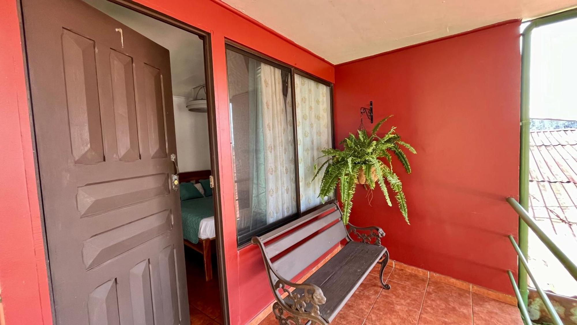 Downtown, Private With Bathroom Nuevo Arenal