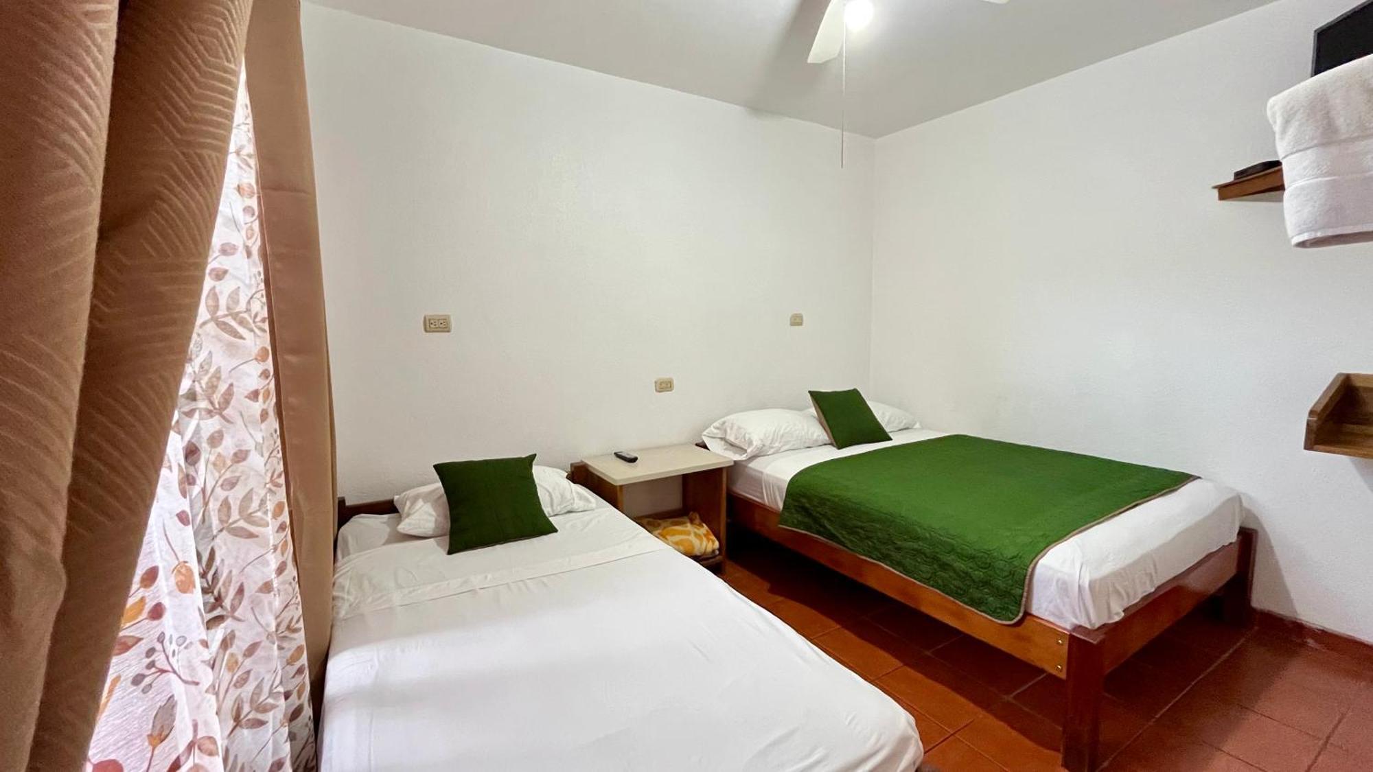 Downtown, Private With Bathroom * Nuevo Arenal
