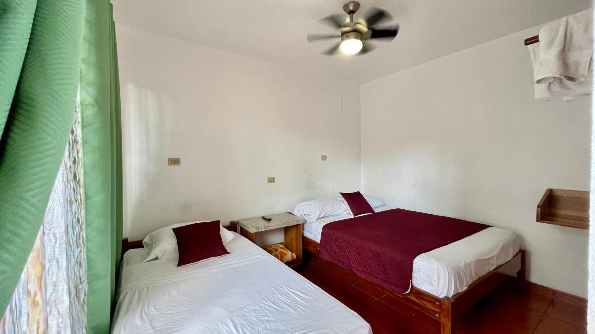 Capsule hotel Downtown, Private With Bathroom *