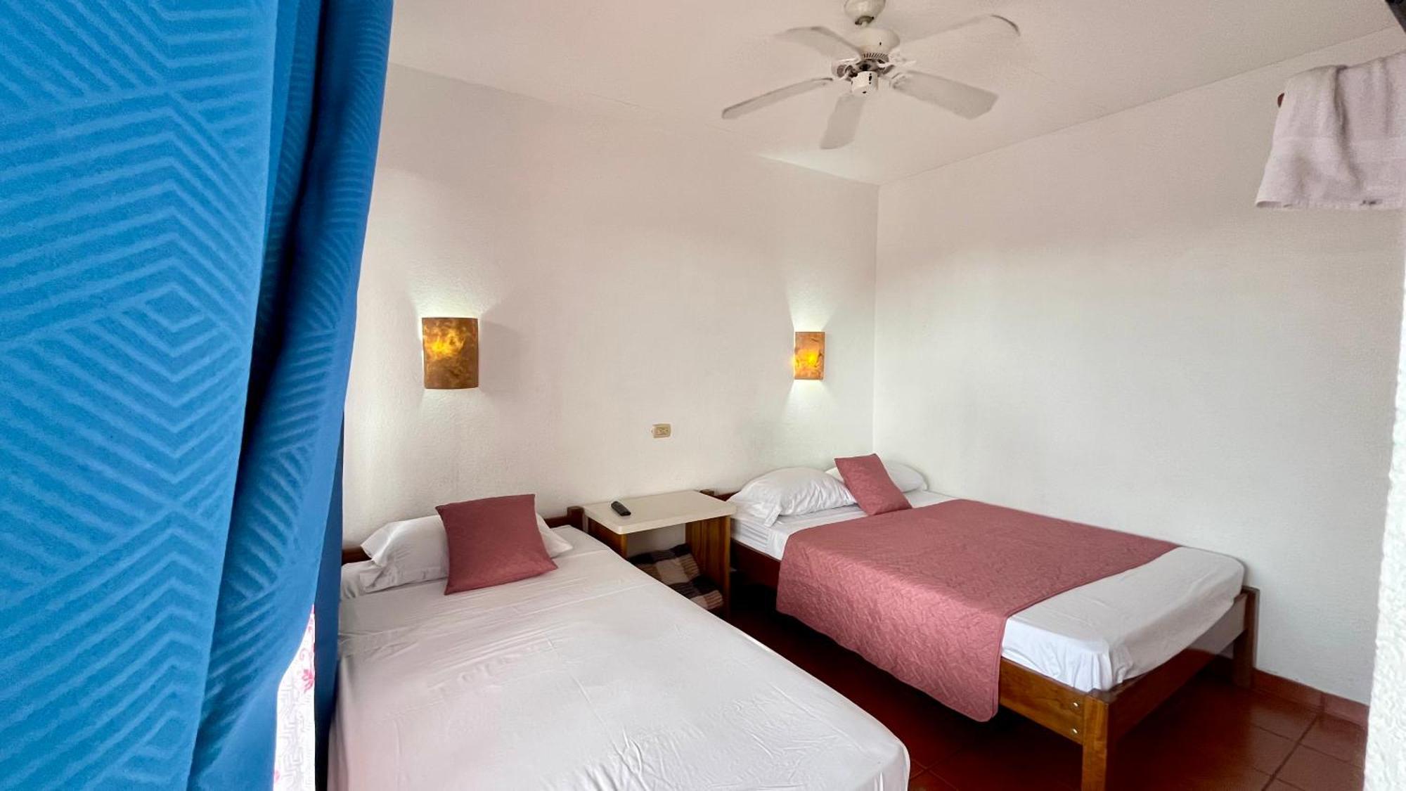 Downtown, Private With Bathroom * Nuevo Arenal