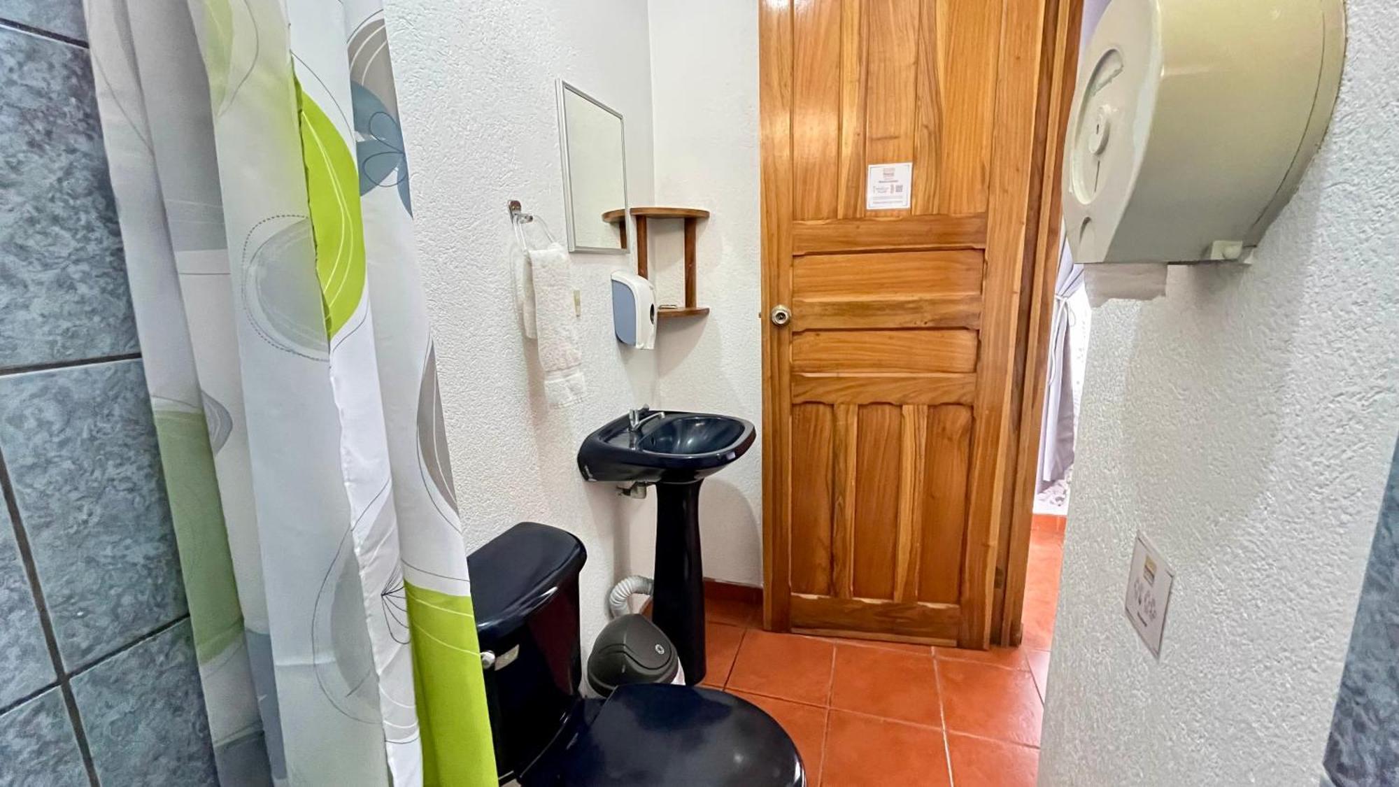 Capsule hotel Downtown, Private With Bathroom