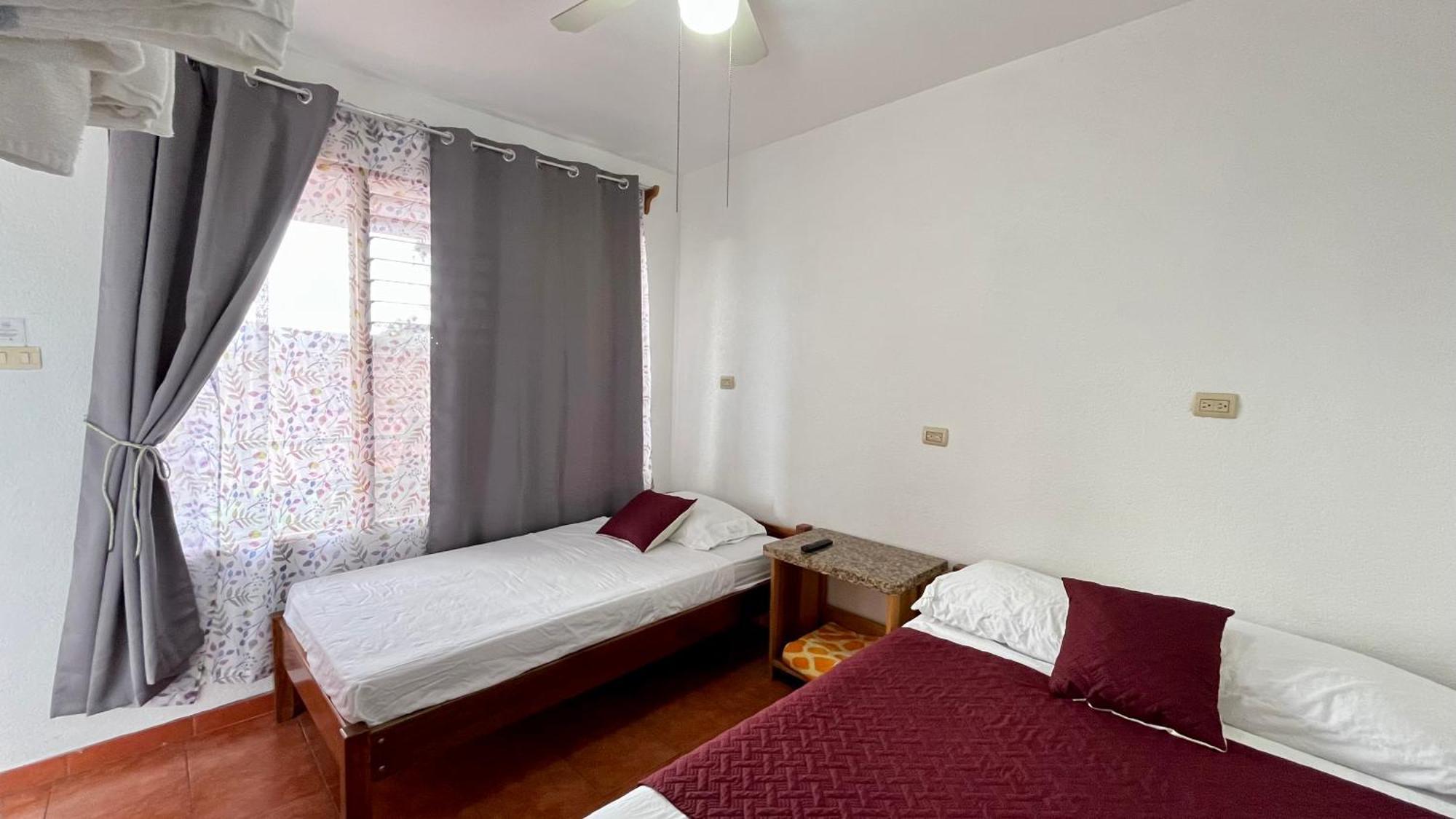 Downtown, Private With Bathroom Nuevo Arenal