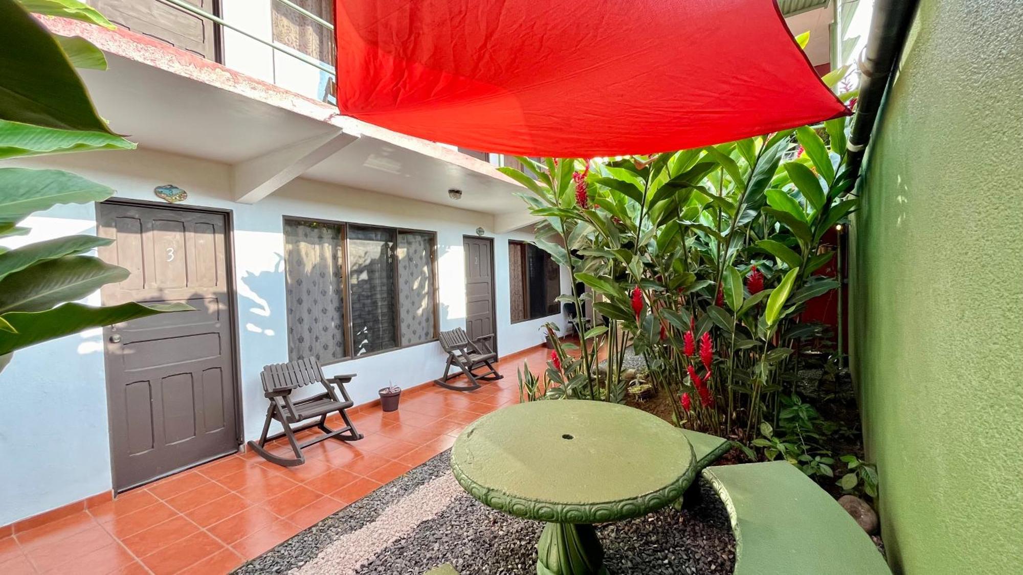 Downtown, Private With Bathroom * Nuevo Arenal
