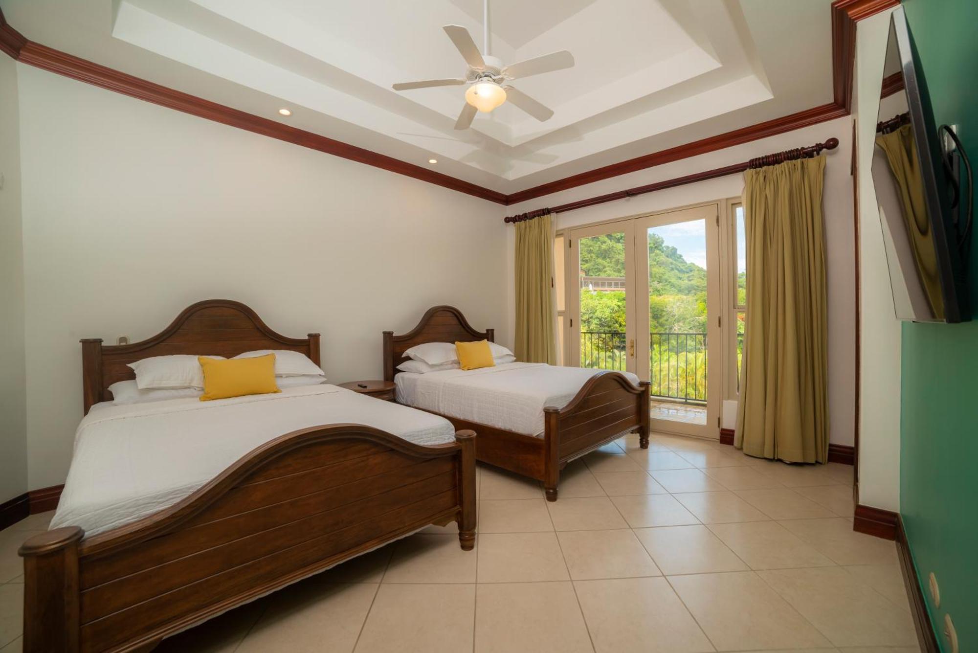 Suenos Bella Vista 2b 3 Bdr 3 Bath By In Cr * Playa Herradura (Puntarenas)