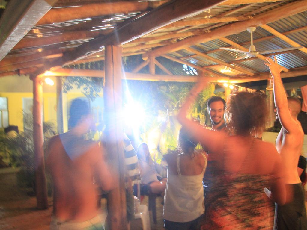 Hostel Blue Trailz & Surf Camp