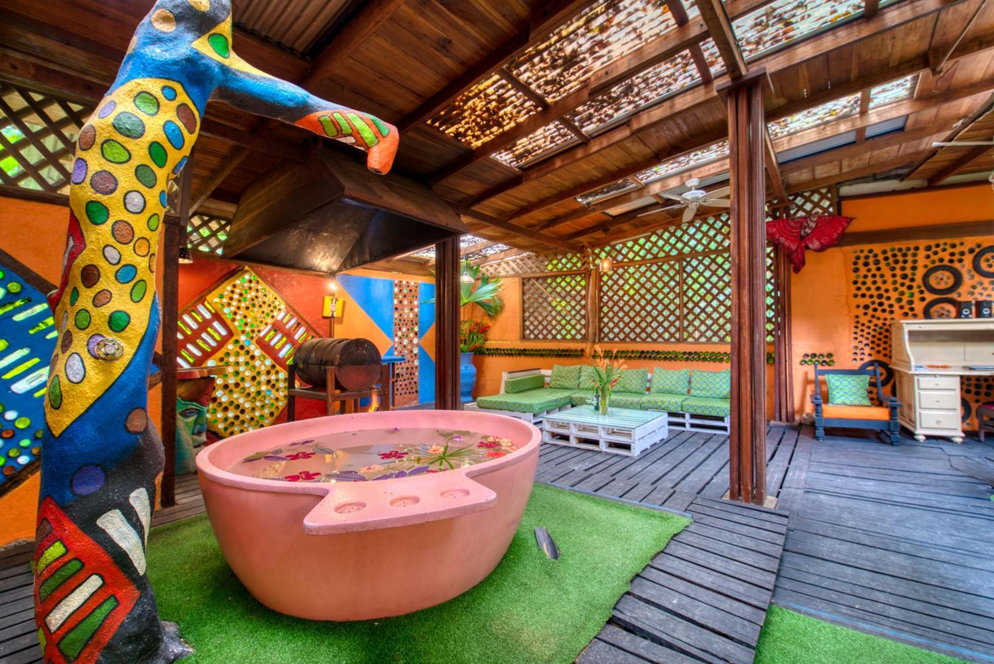 Lodge Tree House Beachfront *