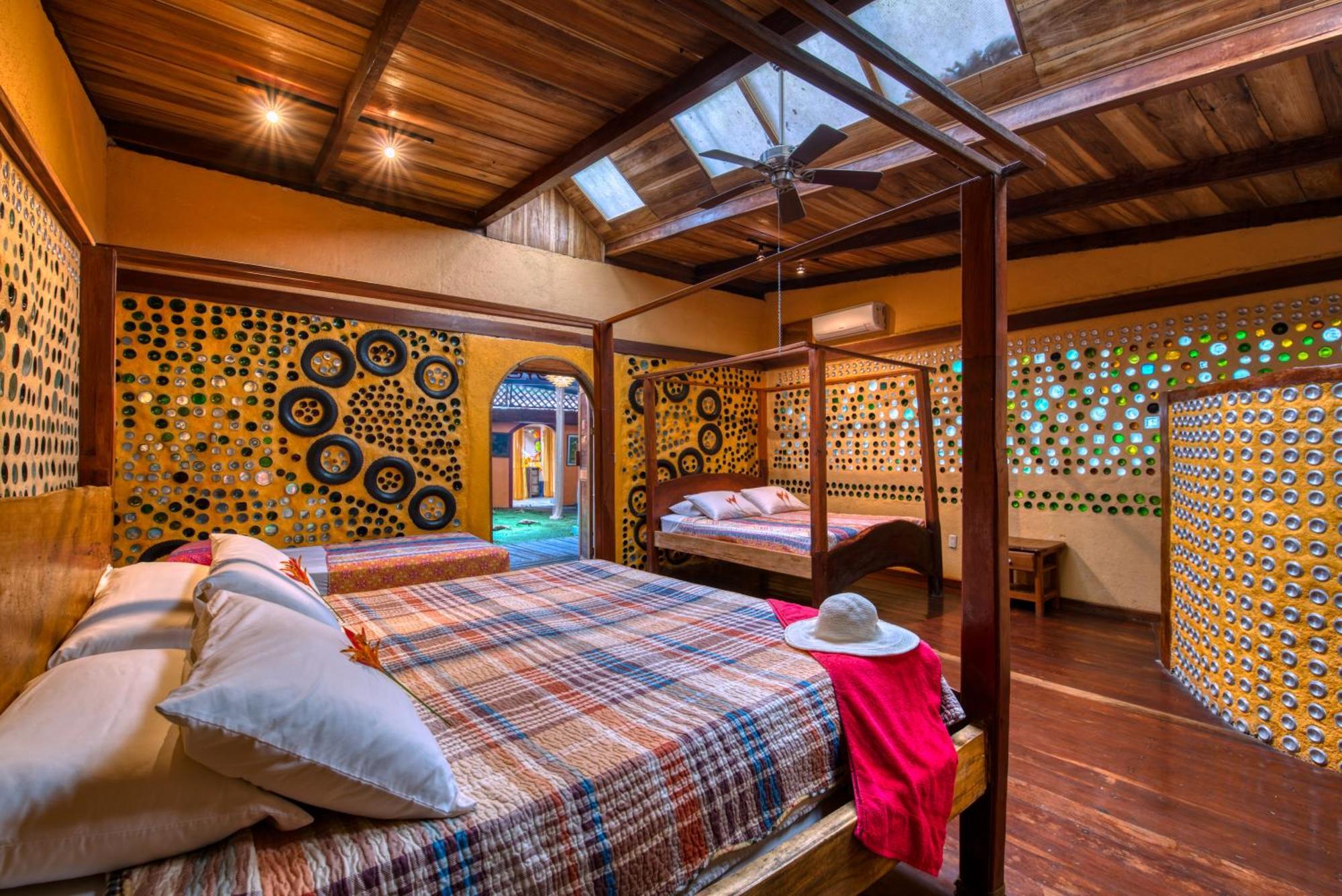 Lodge Tree House Beachfront