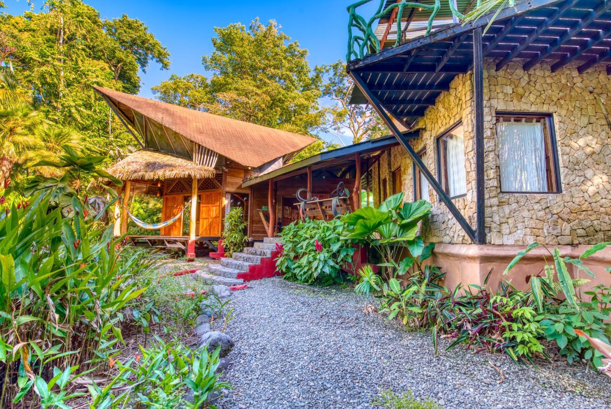 Lodge Tree House Beachfront *