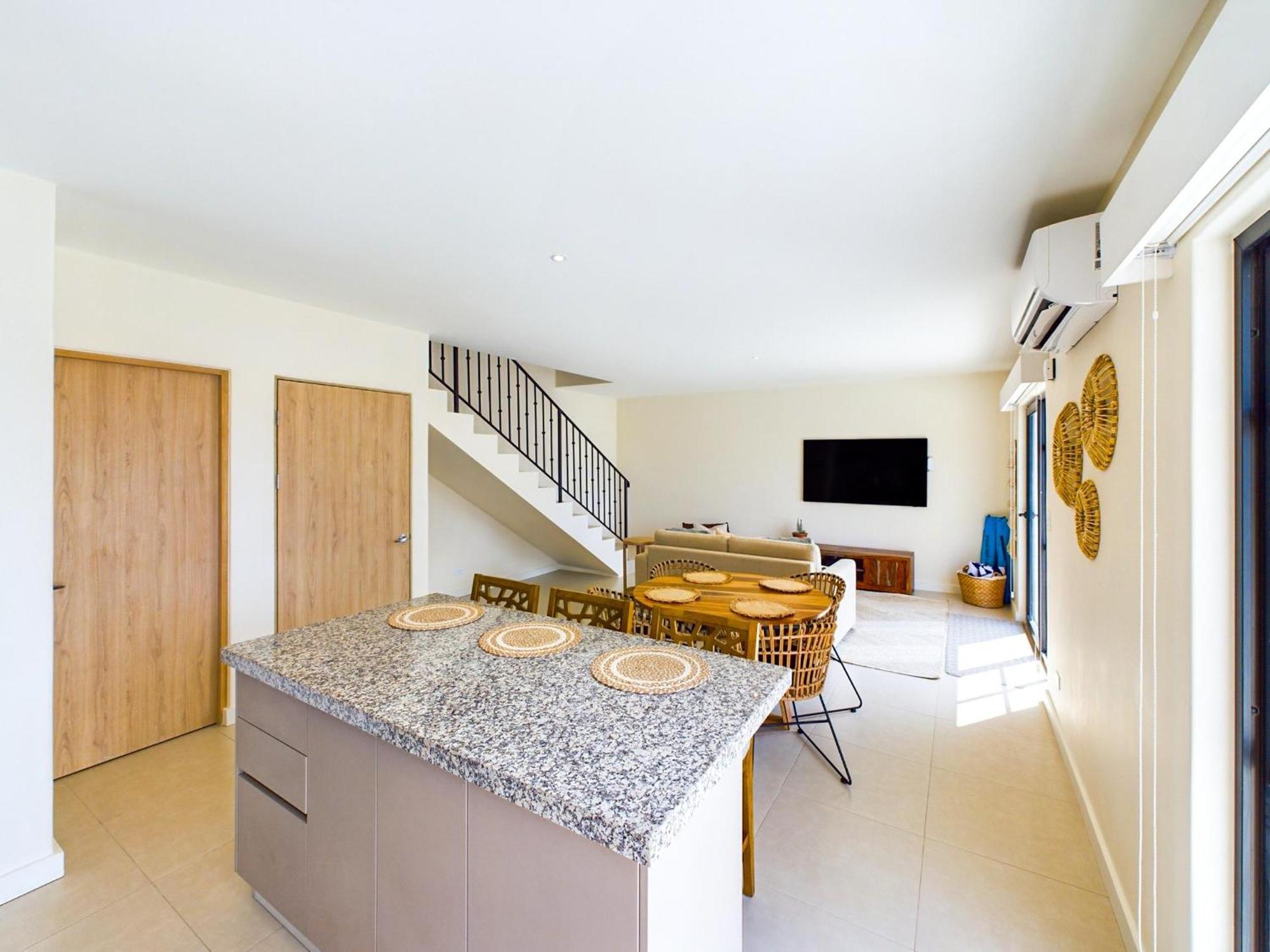 Seaside Escape At Catalinas *