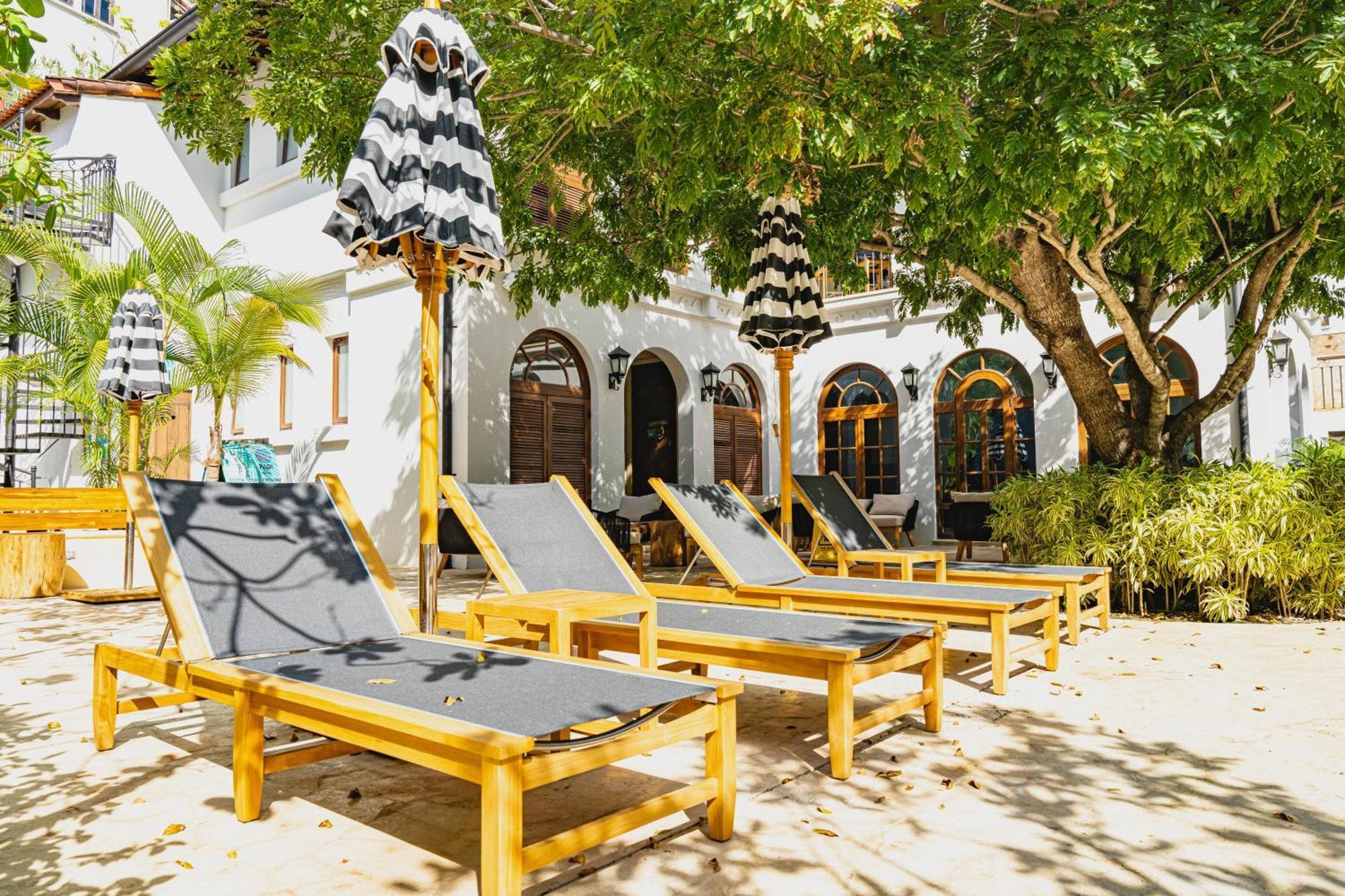 Seaside Escape At Catalinas *