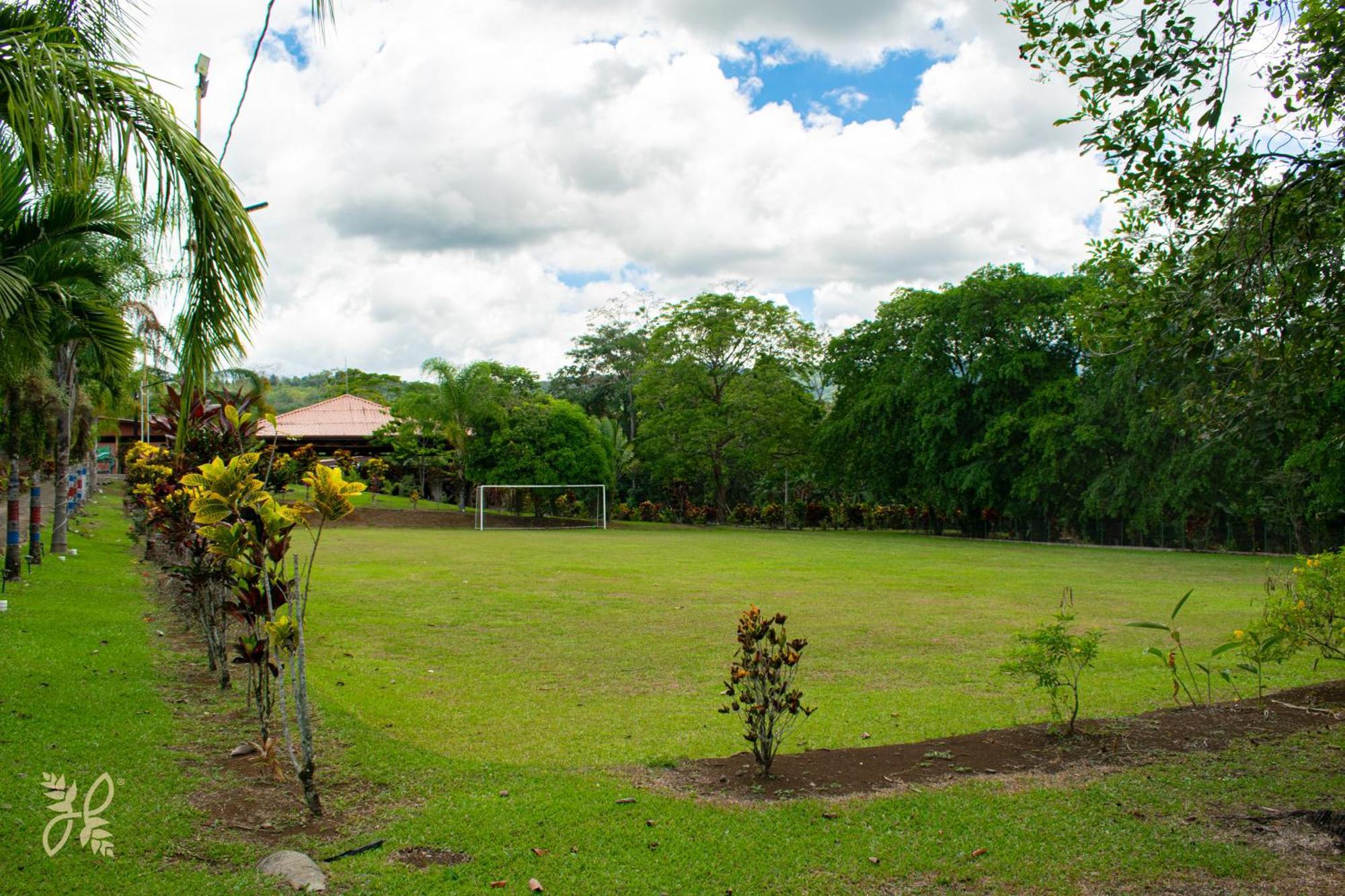 Heliconias Nature & Hot Springs