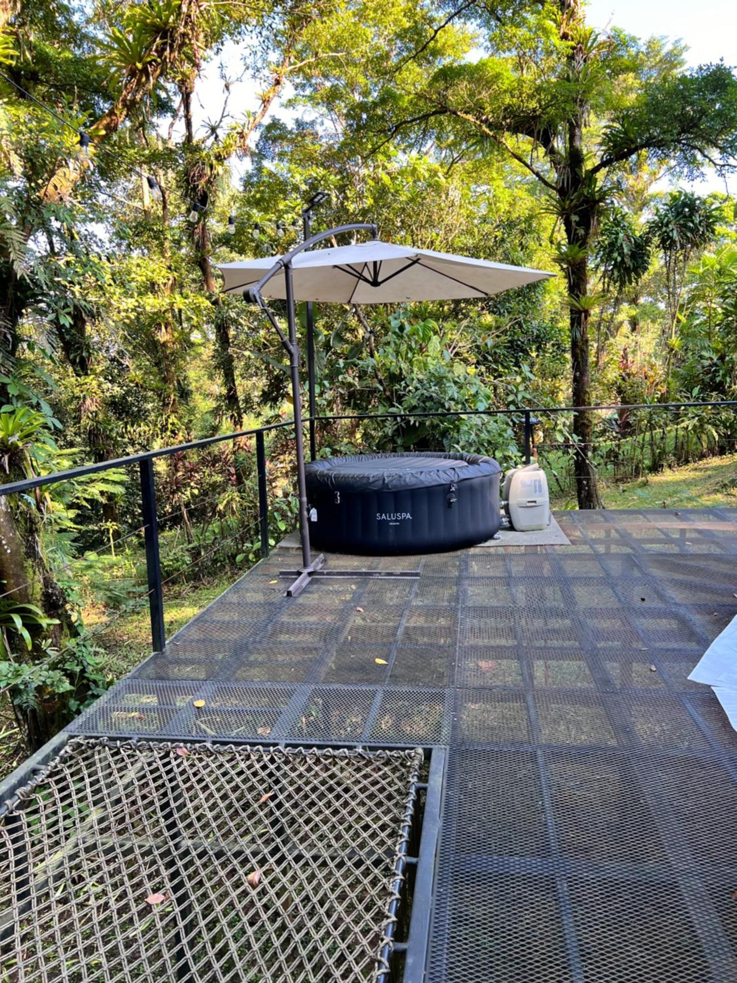 Bed & Breakfast Roble Coral Glamping Sarapiqui