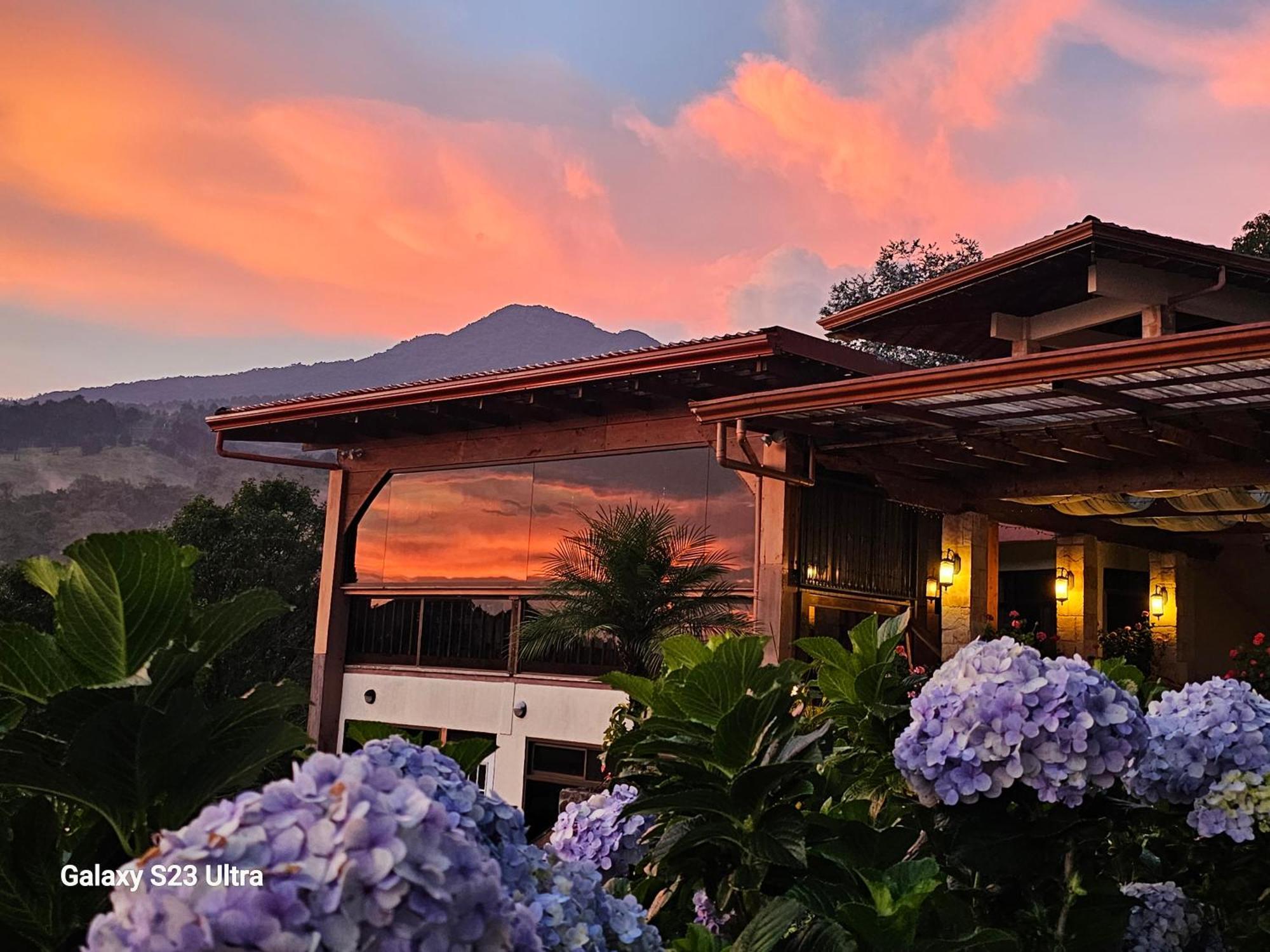 Hotel Finca Paraiso Mountain Retreat Near San Jose Airport Birri