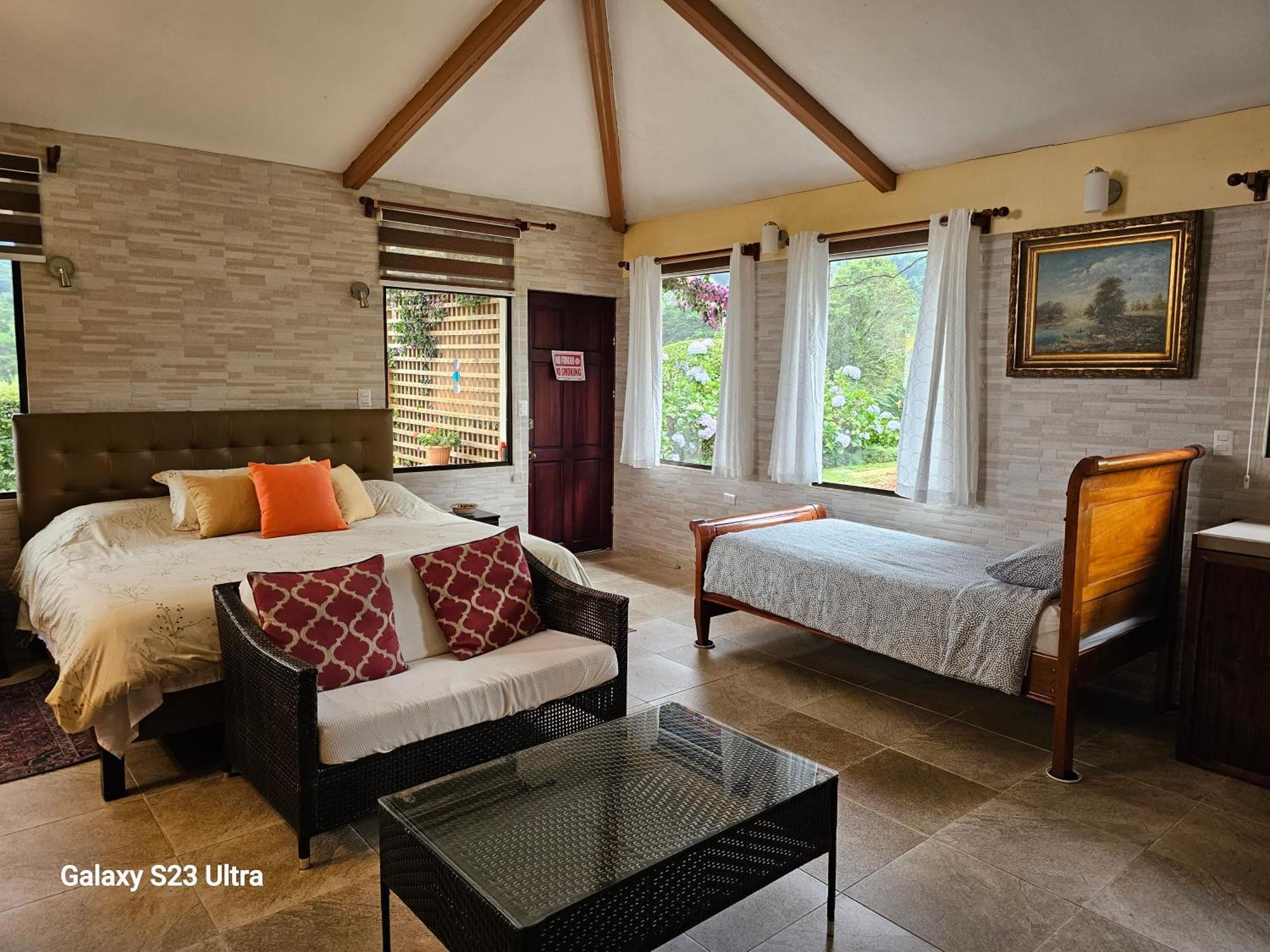 Finca Paraiso Mountain Retreat Near San Jose Airport