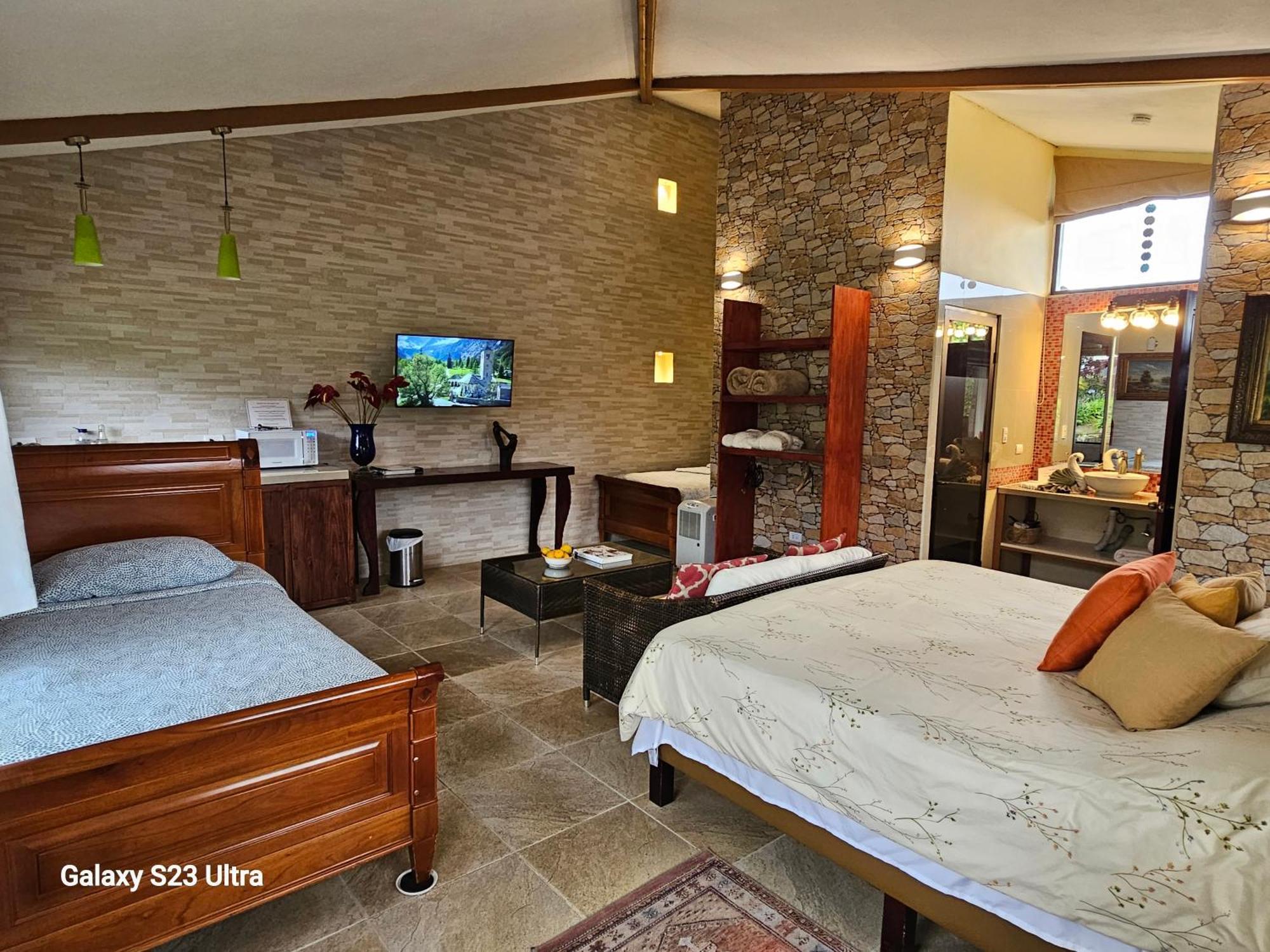 Finca Paraiso Mountain Retreat Near San Jose Airport Birri