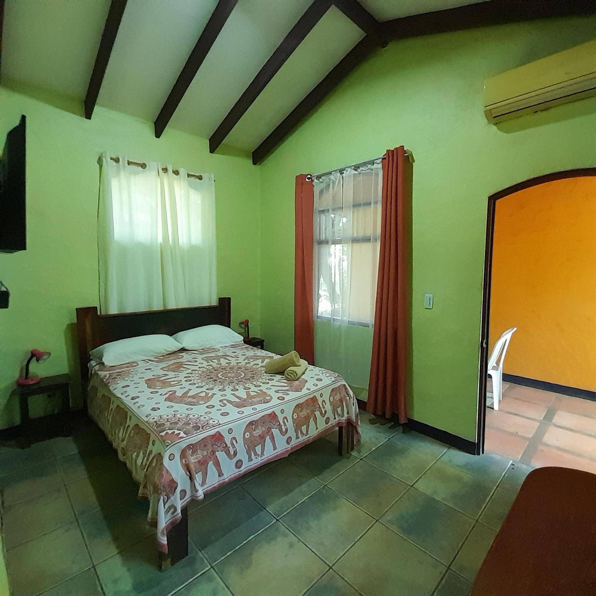 Cabinas La Playa Hotel 3*