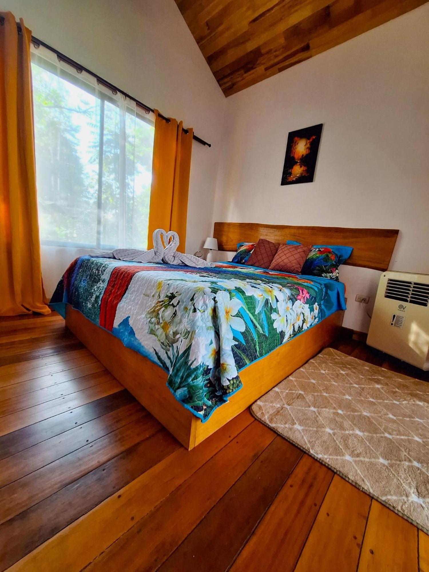 Corcovado-ac-jacuzzi-pool-great Views-nature-relaxing Villa Puerto Jimenez