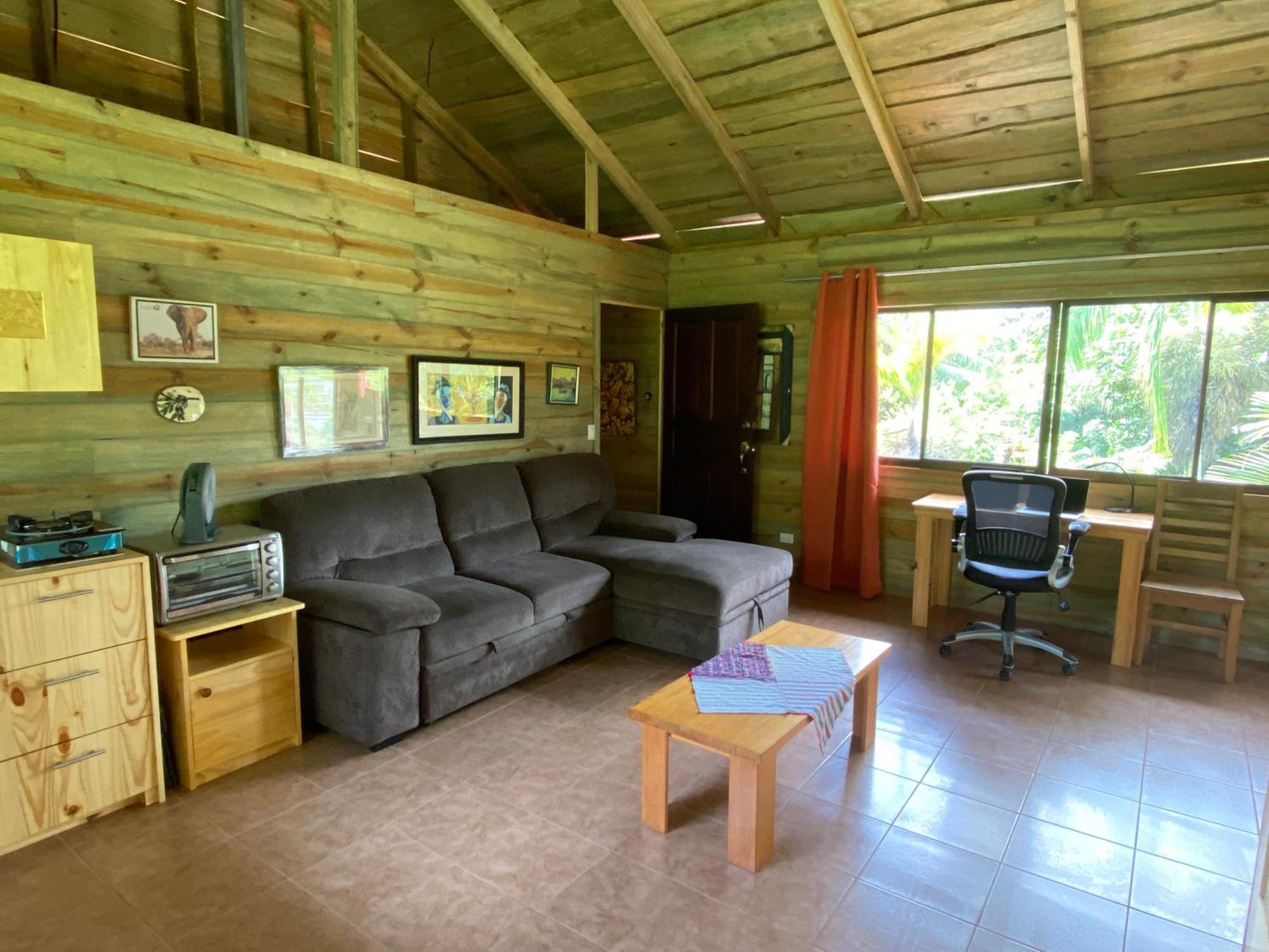 Oasis Retreat With And Holiday home *