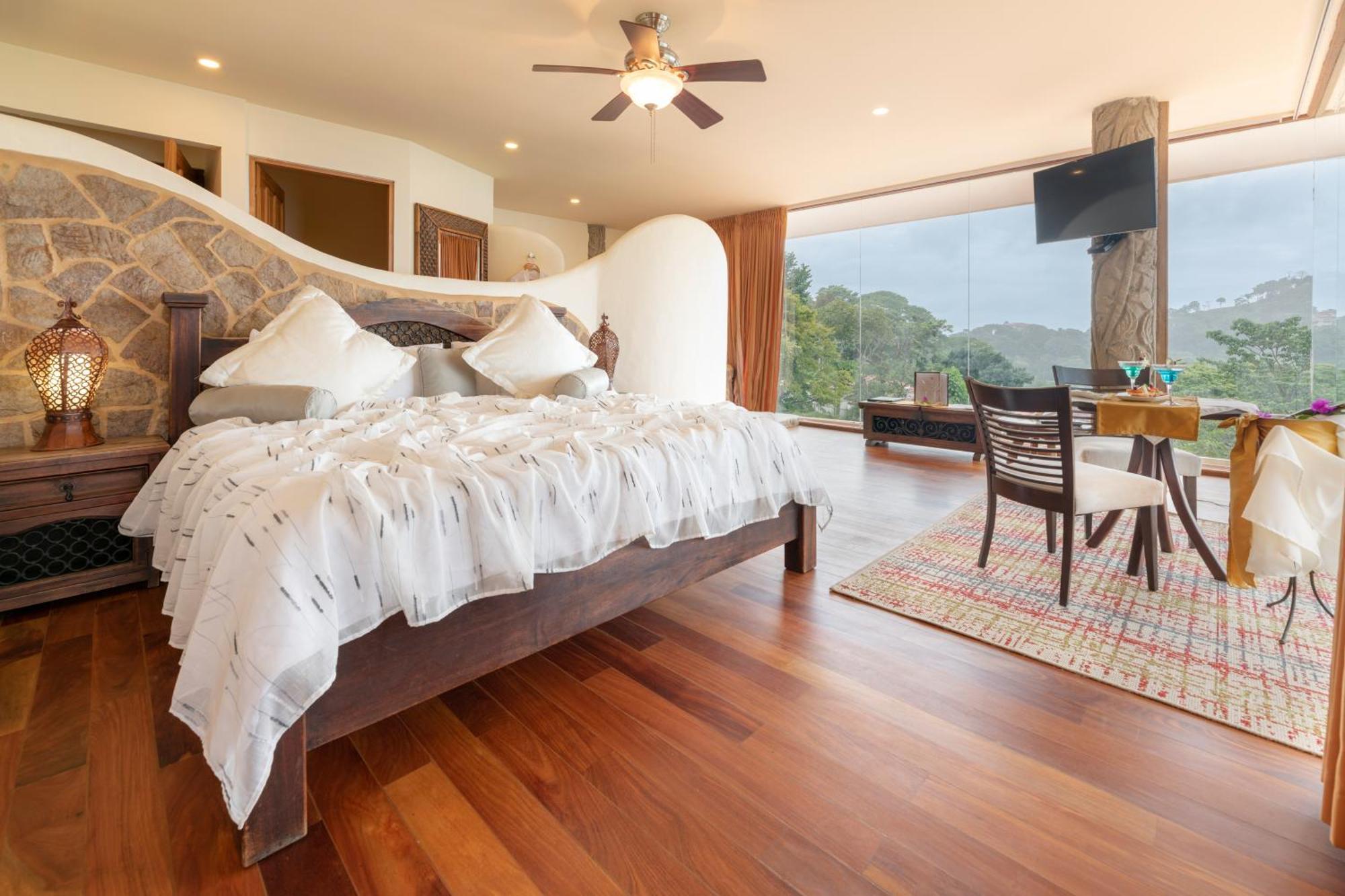 Issimo (adults Only) Manuel Antonio