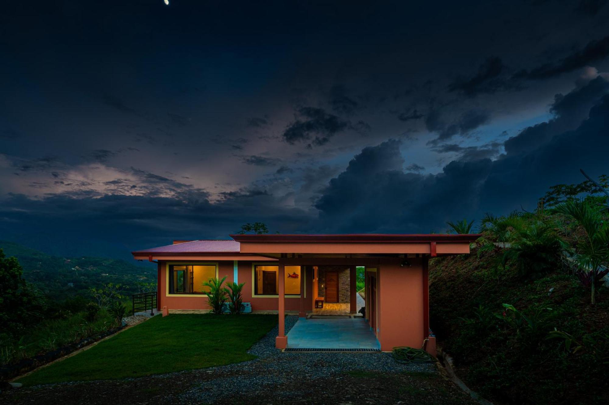 Unforgettable Roca Ocean To Mountain Views Villa Ojochal