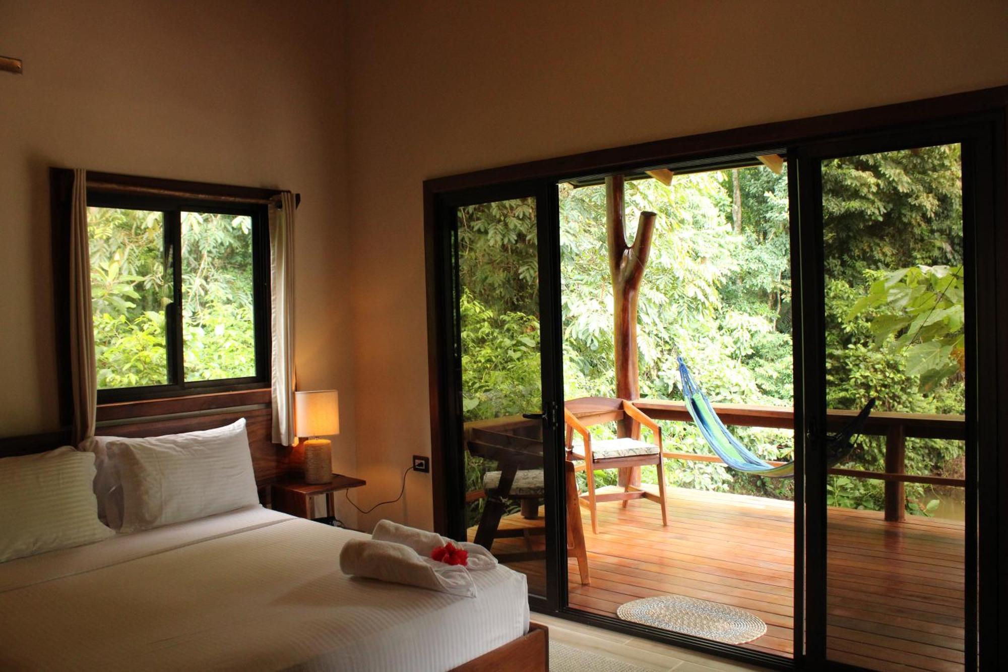 Natural Boutique Drake Bay