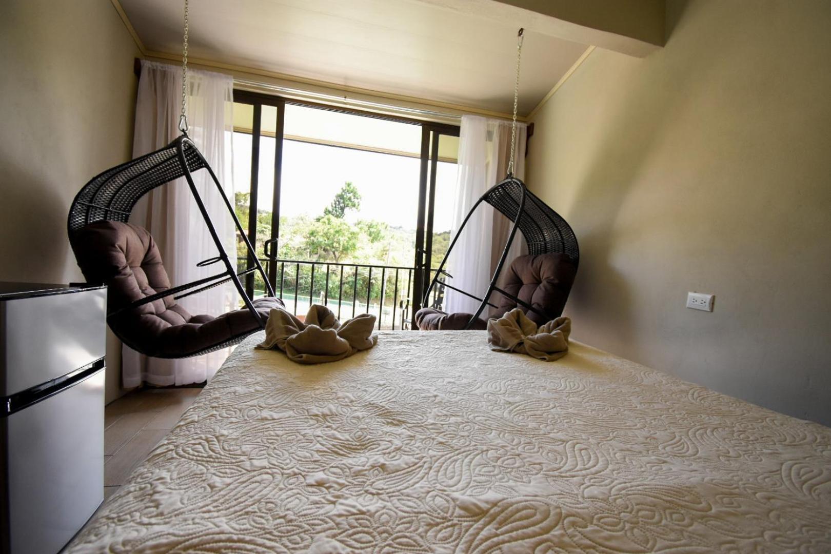 Bed & Breakfast Cabinas Eddy 2*