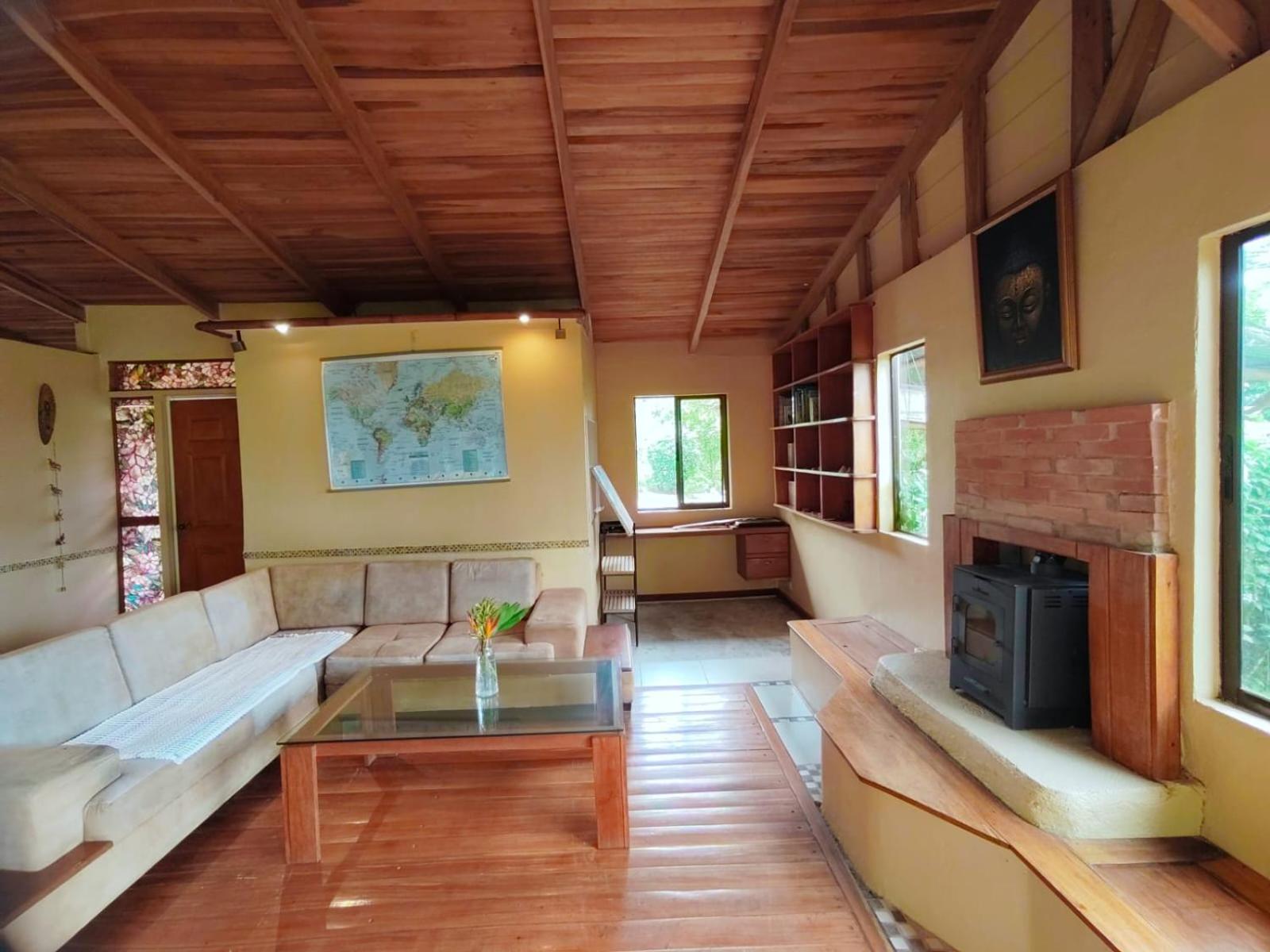 Essence Arenal & Yoga Lodge *
