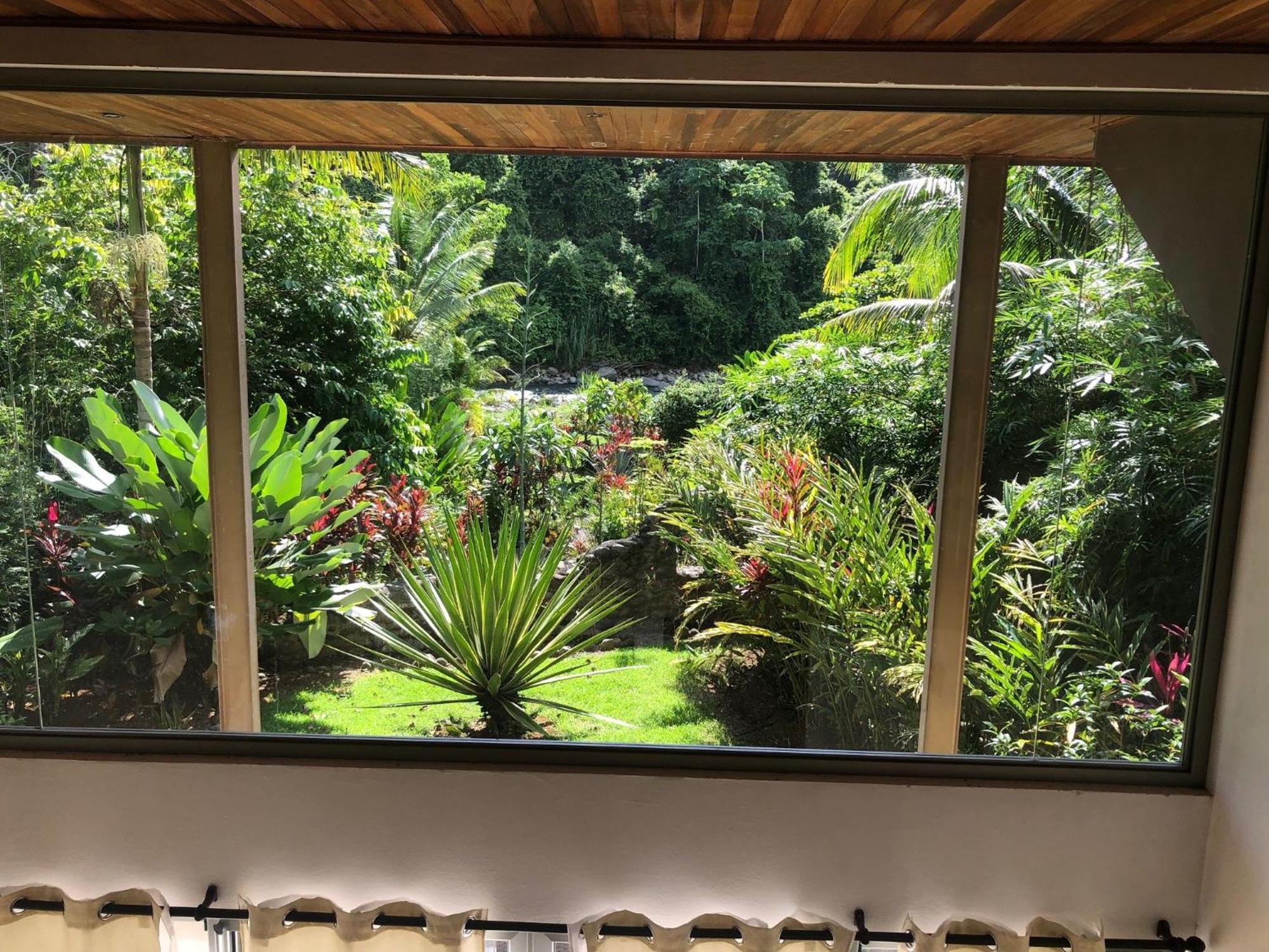 Villa Tortuga Premium Riverfront Jungle With Jacuzzi And Pool