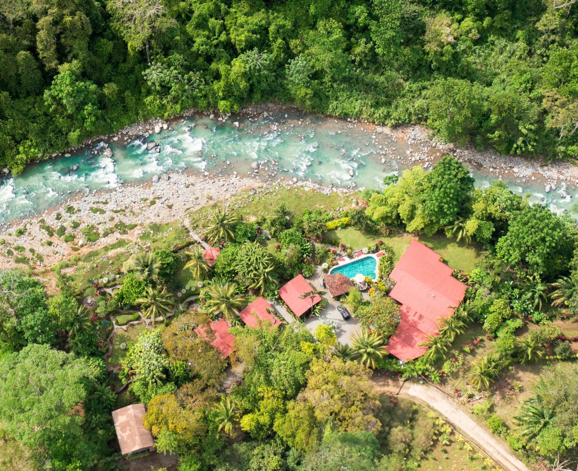 Tortuga Premium Riverfront Jungle With Jacuzzi And Pool Villa