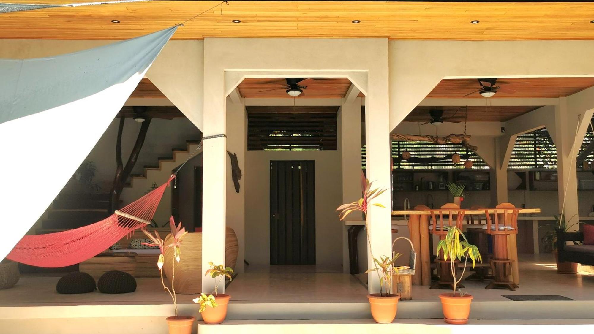 Casa Vida Ananda Walk To Playa Hermosa Guest house *