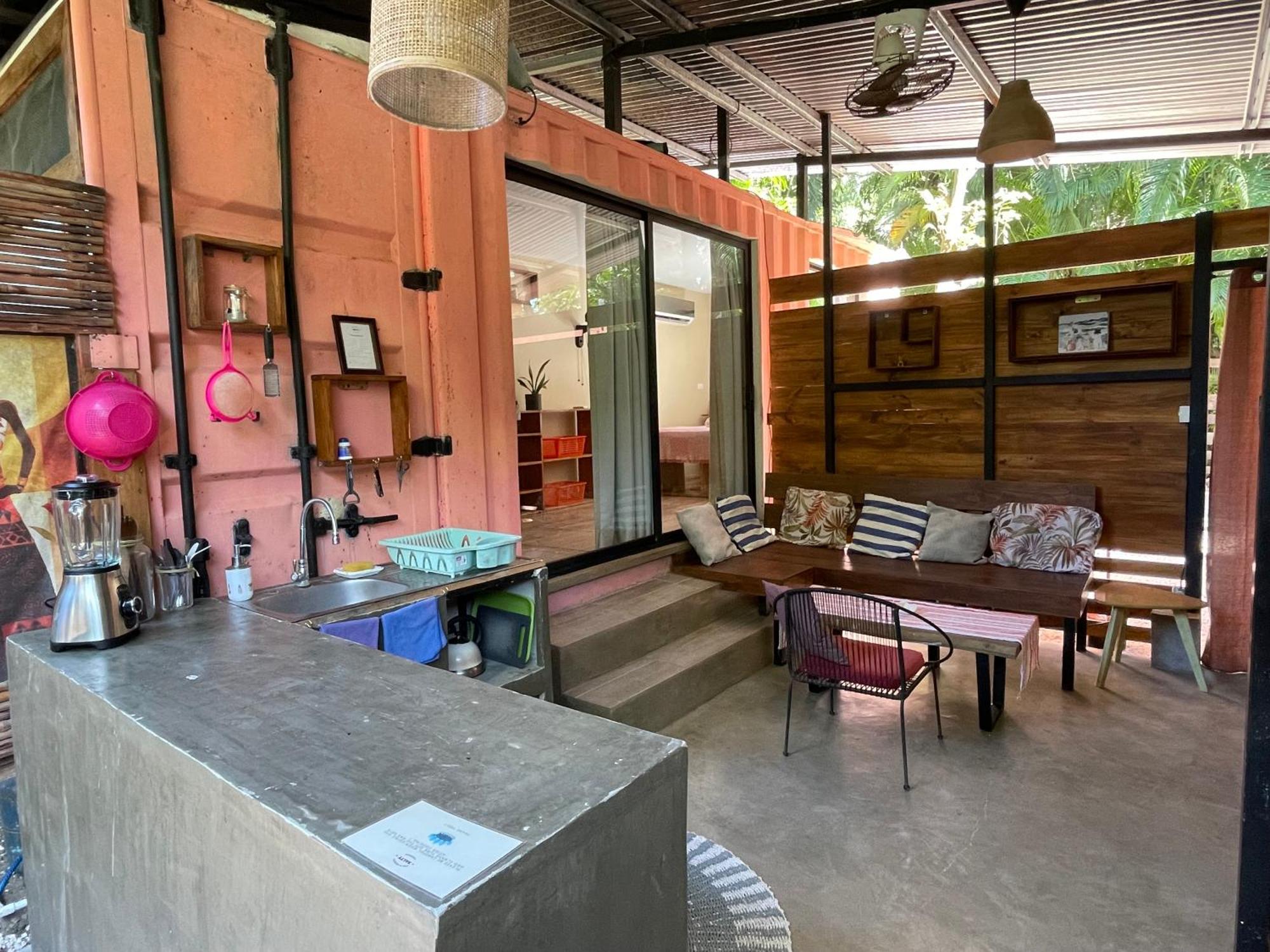 Salty Enthusiasts Share House & Playa Santa Teresa (Puntarenas)