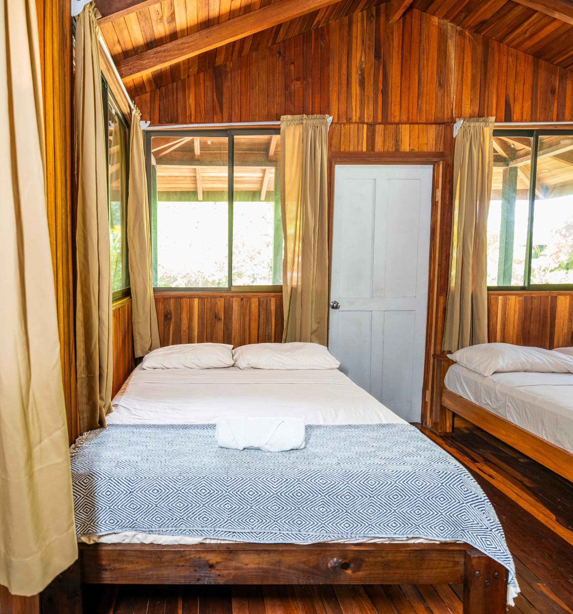 Lodge Kalea Yard Puerto Jimenez