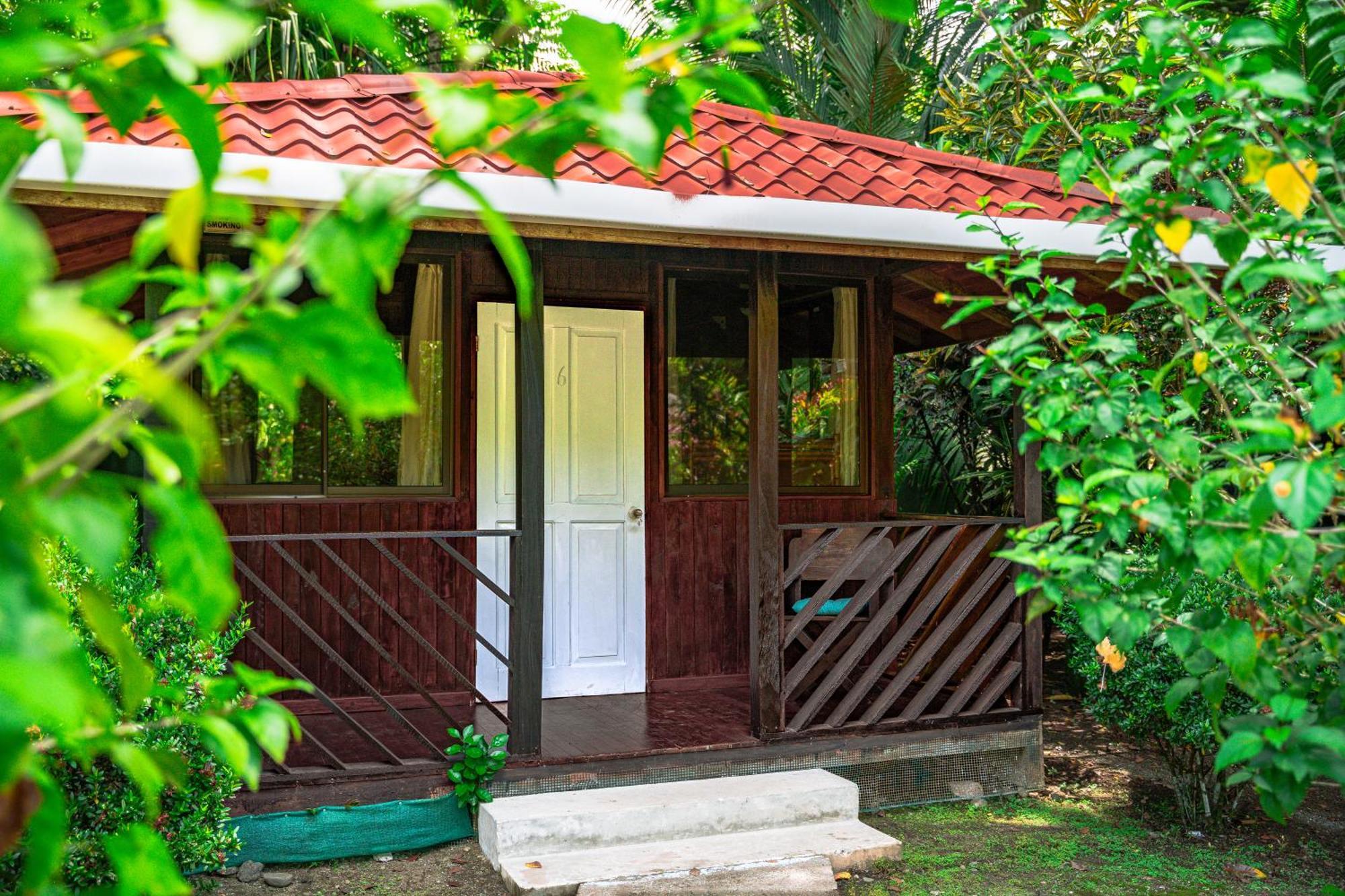 Kalea Yard Lodge