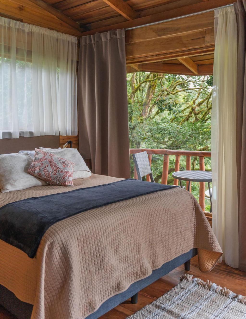 Lodge Cedrela Eco-lodge & Restaurante