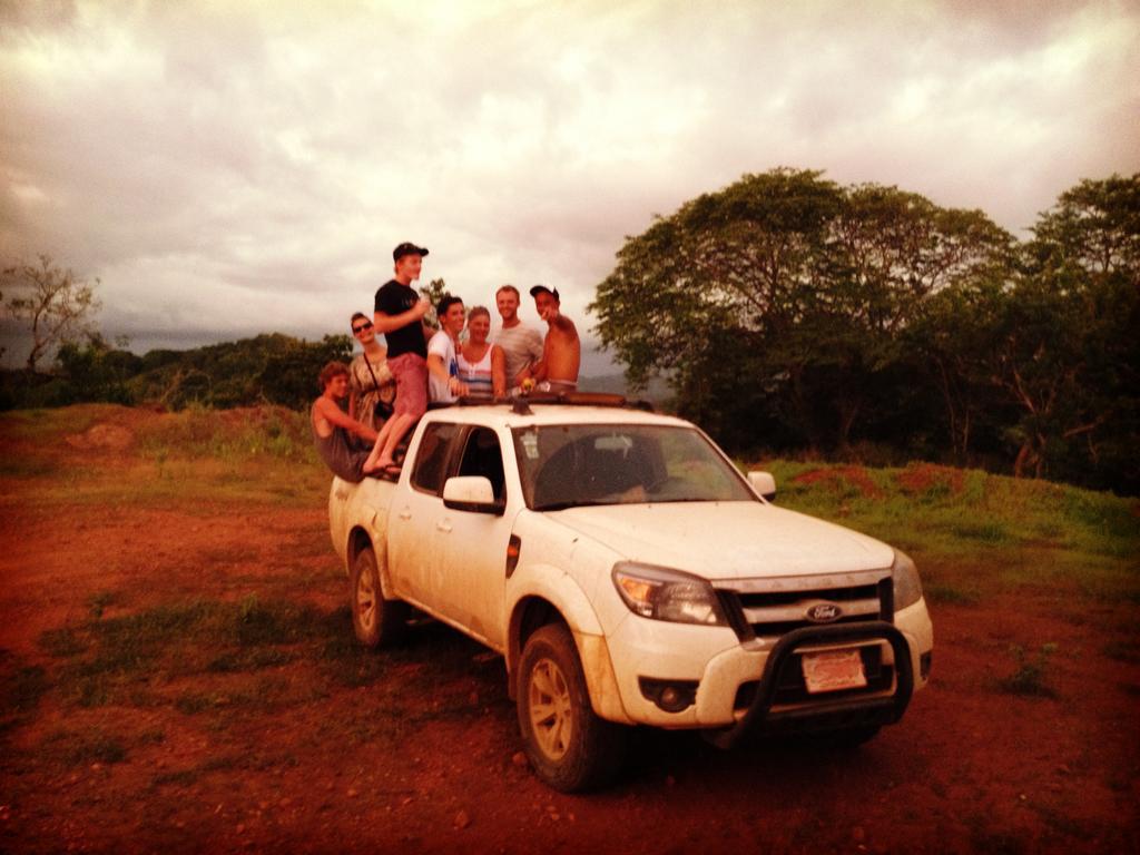 Blue Trailz & Surf Camp Hostel