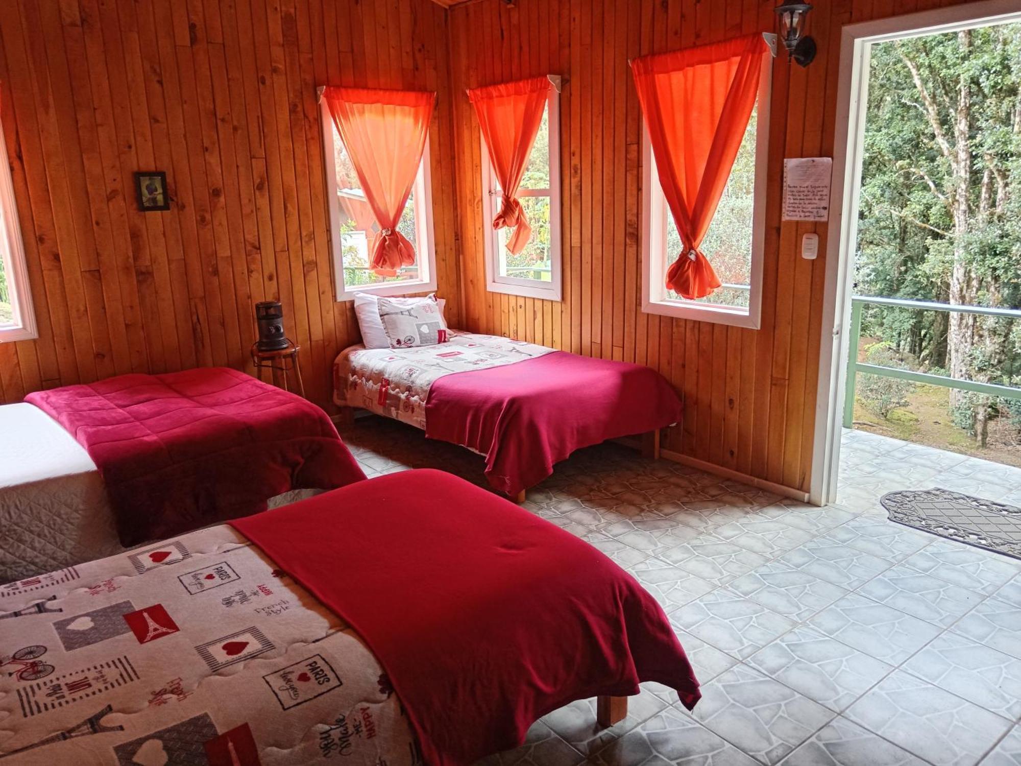 Miriam's Quetzals Bed & Breakfast