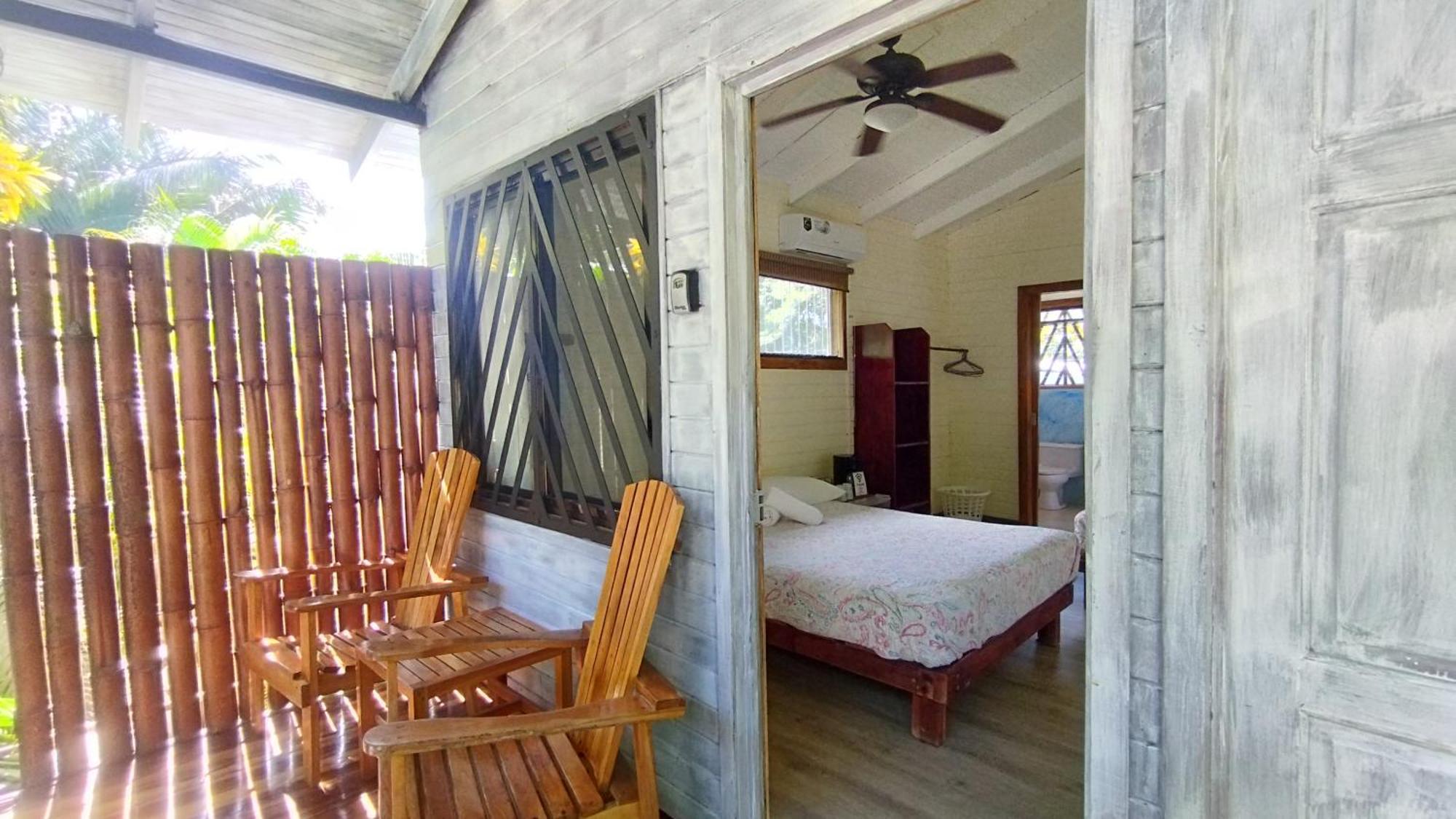 Raratonga Hotel Playa Santa Teresa (Puntarenas)