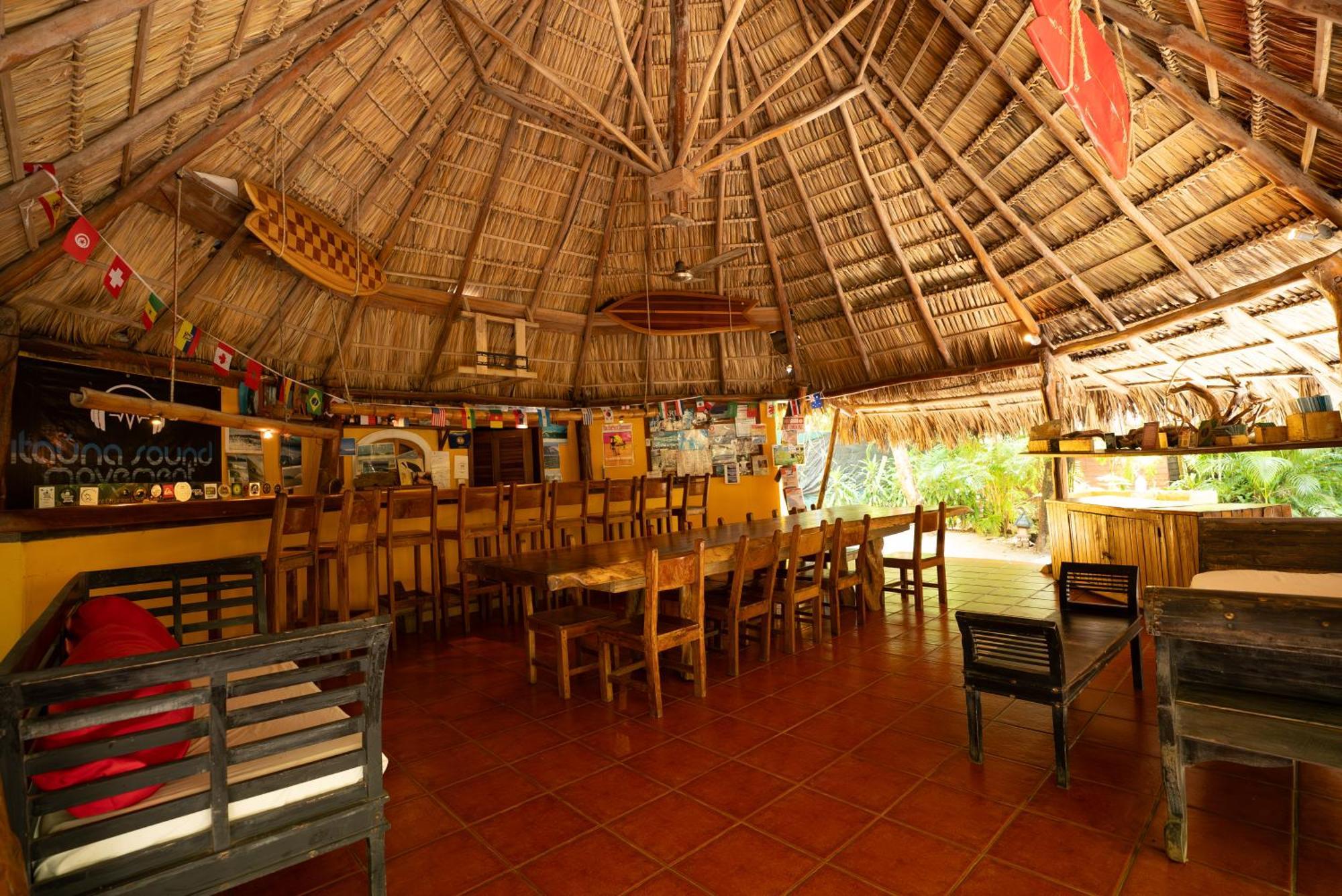 Ranchos Itauna * Playa Santa Teresa (Puntarenas)