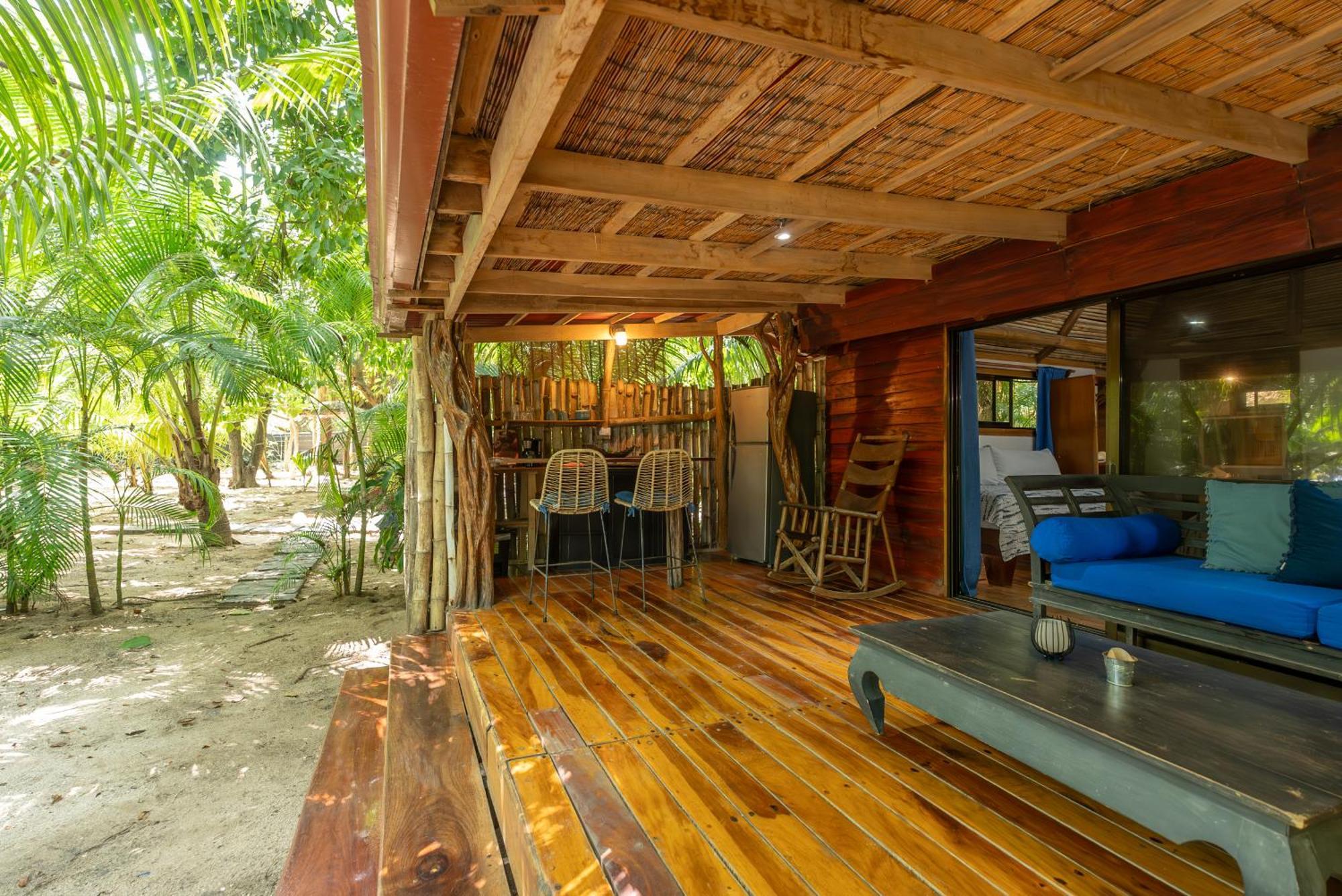 Ranchos Itauna Playa Santa Teresa (Puntarenas)