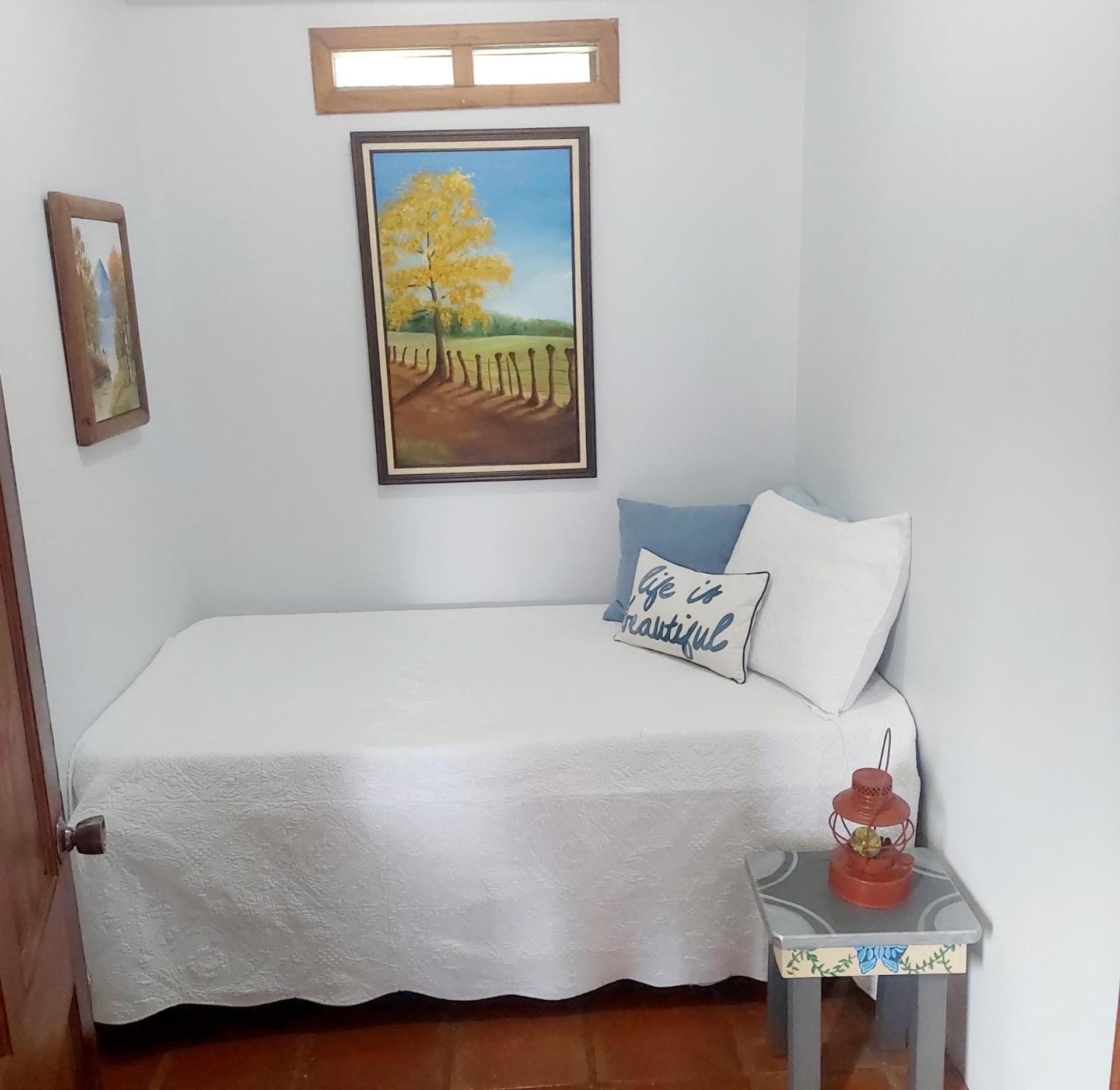 Toucan Lane And Restaurant Hotel *