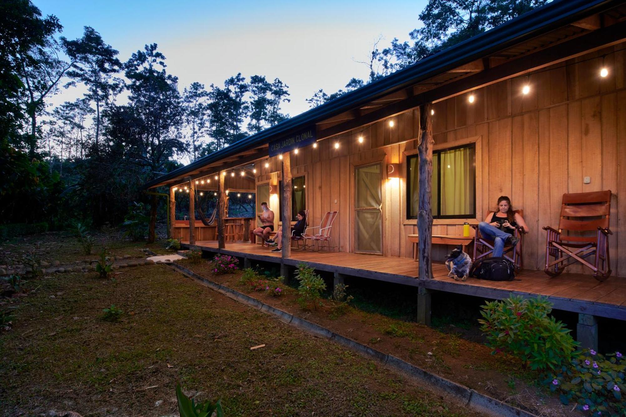 Lodge Amistad Cacao Bijagua