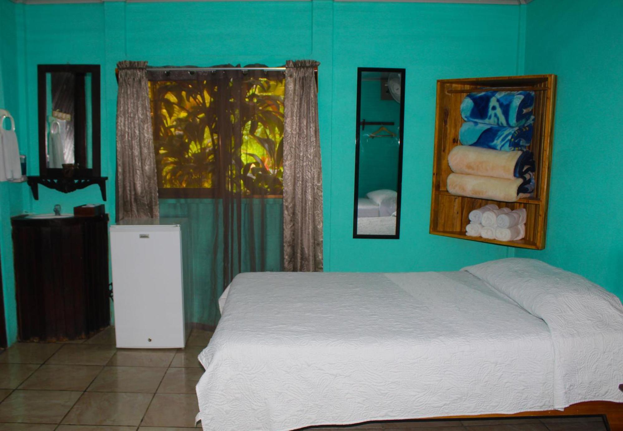 La Amistad Bed & Breakfast Rio Celeste
