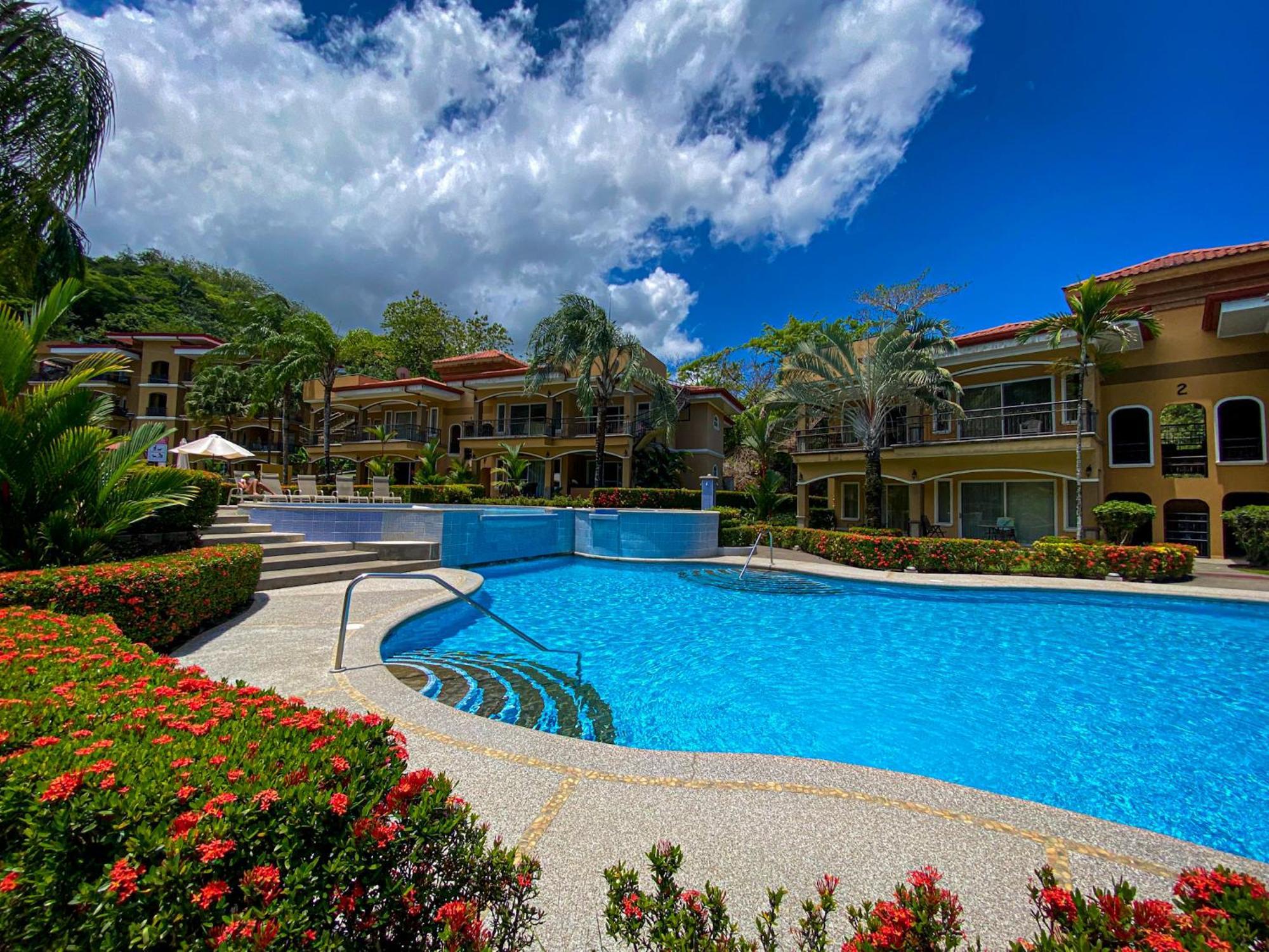 Espacioso Condominio En Pacific Sun
