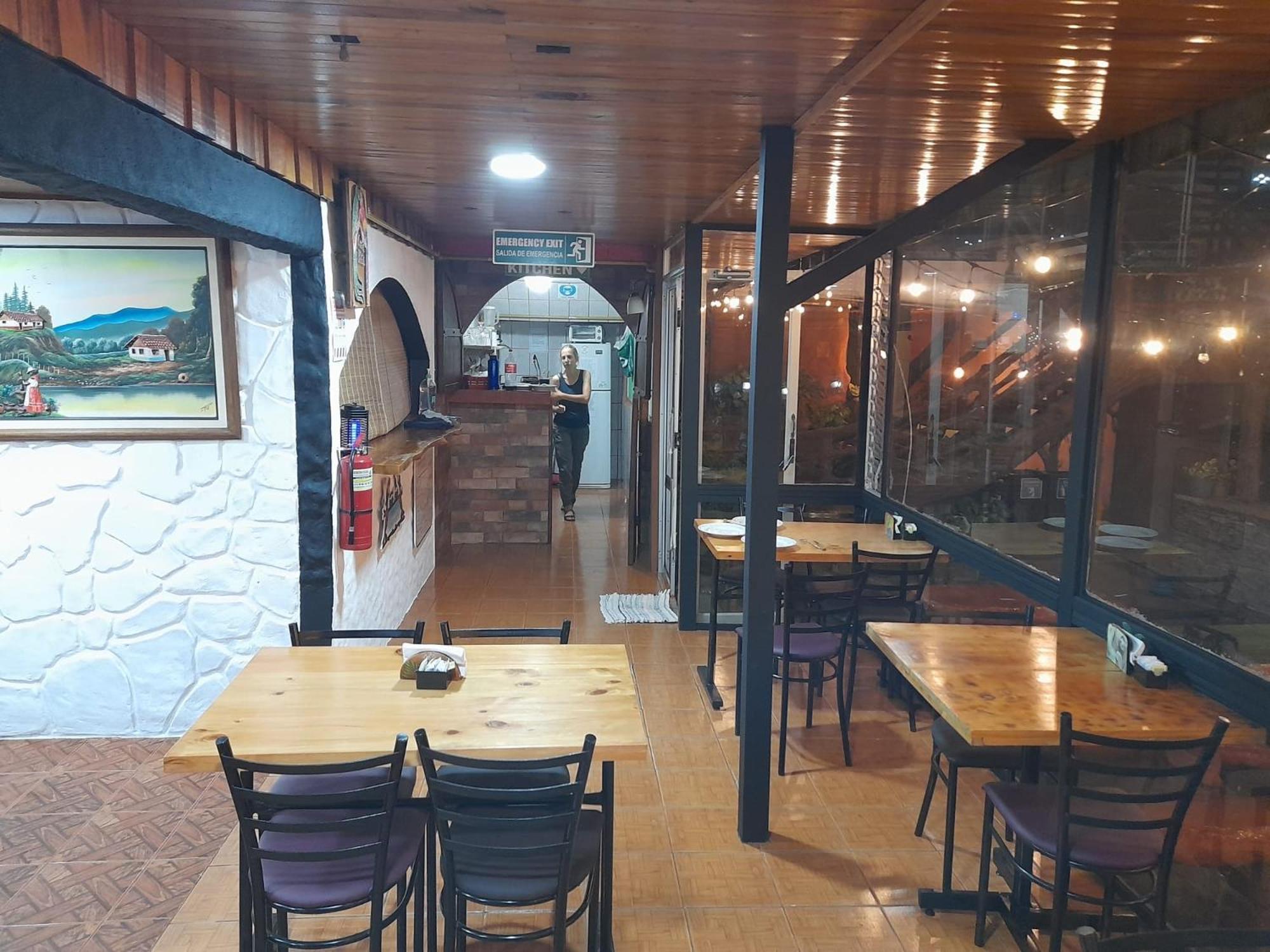 Hostel Cabinas Vista Al Golffo *