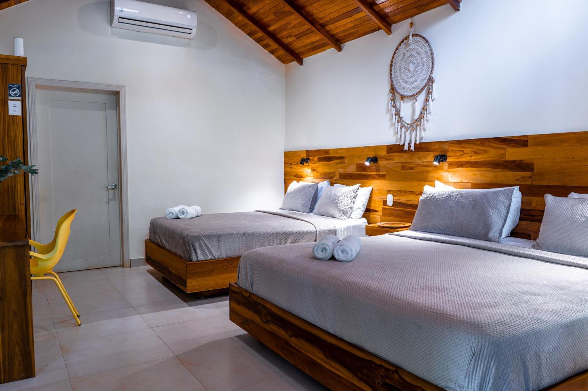 Hotel Banana 3*
