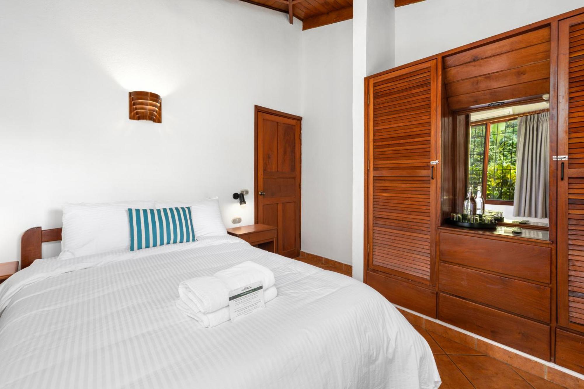 Bahia Esmeralda 2*