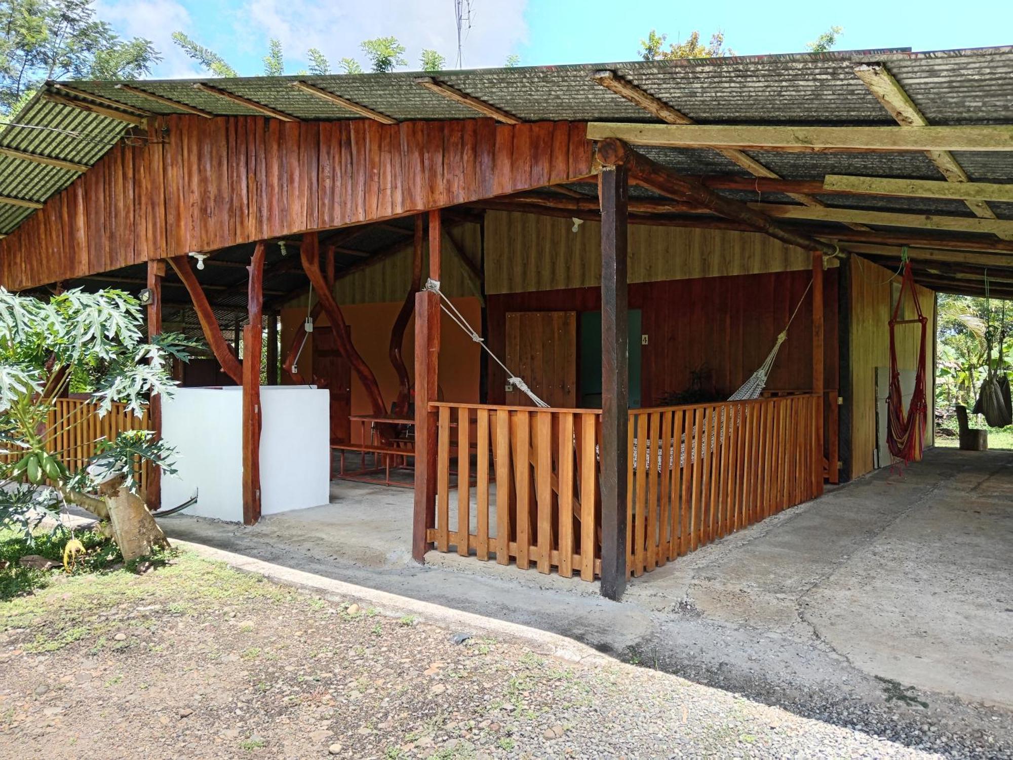 Rural Rio Celeste Inn Katira