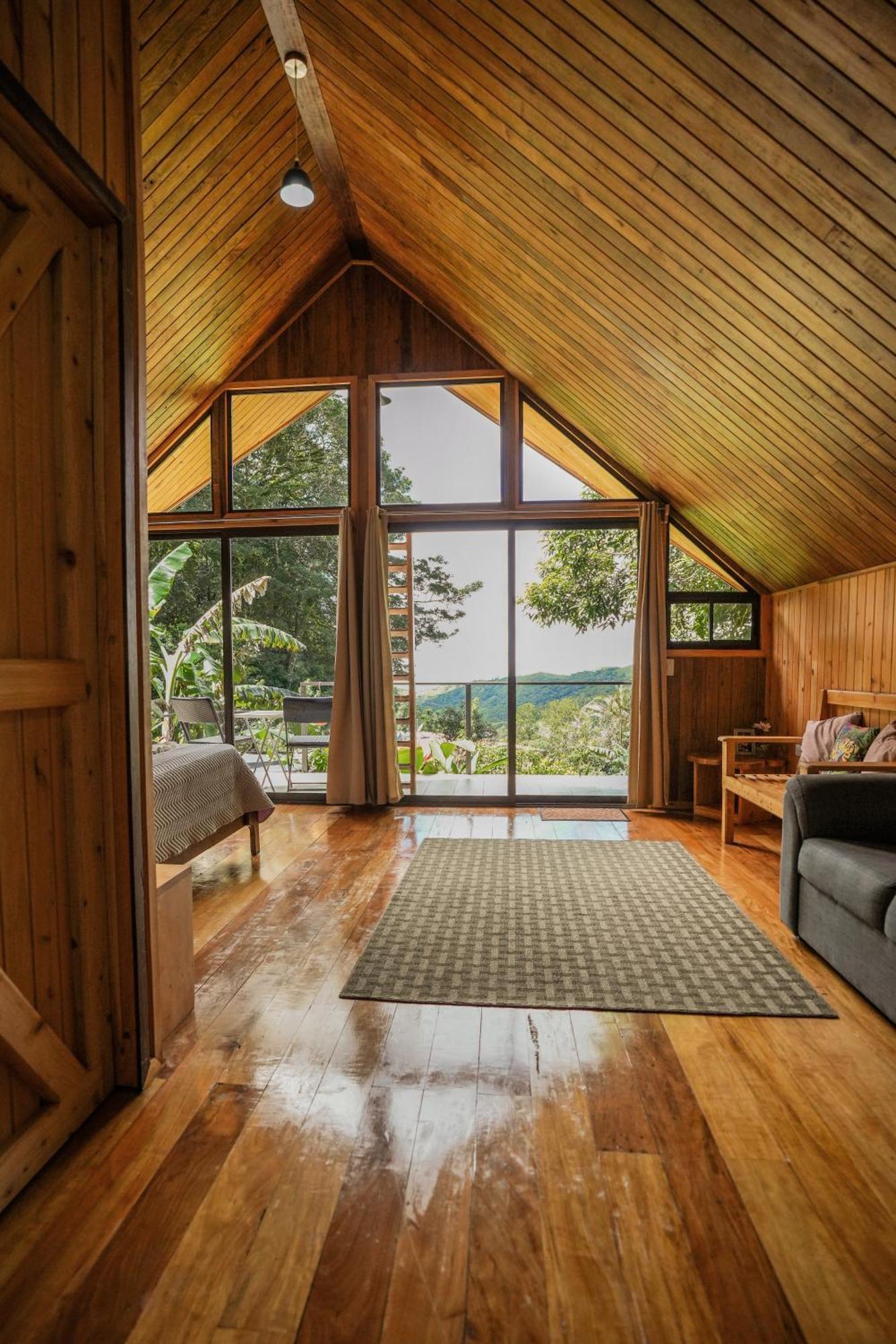 Lodge Tityra *