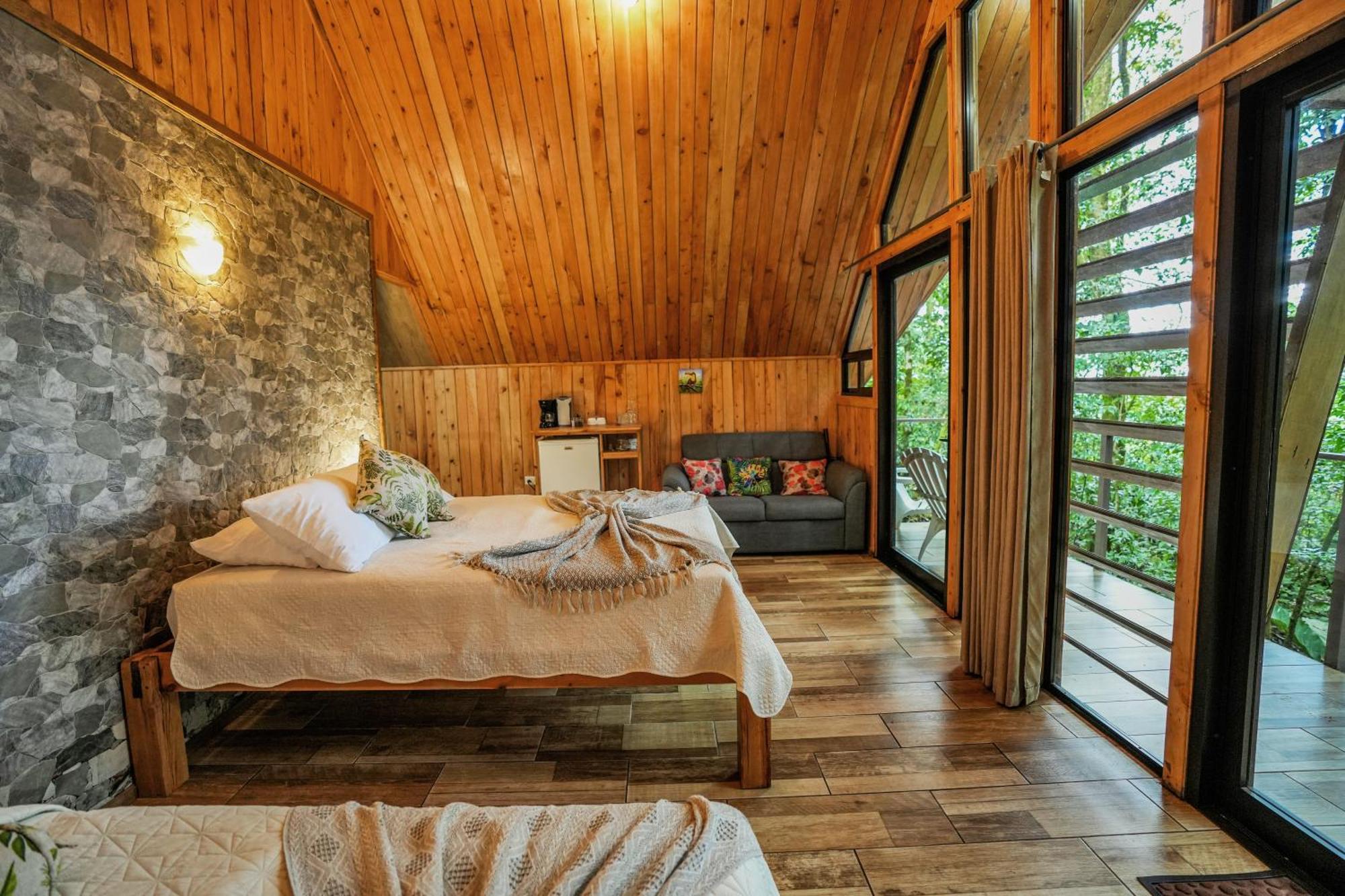 Tityra Lodge